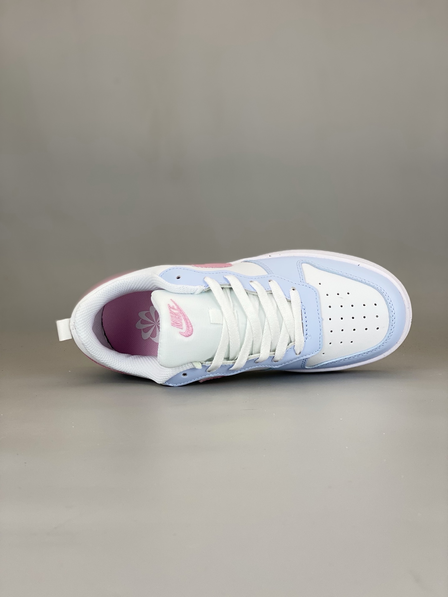 Nike Court Borough Low