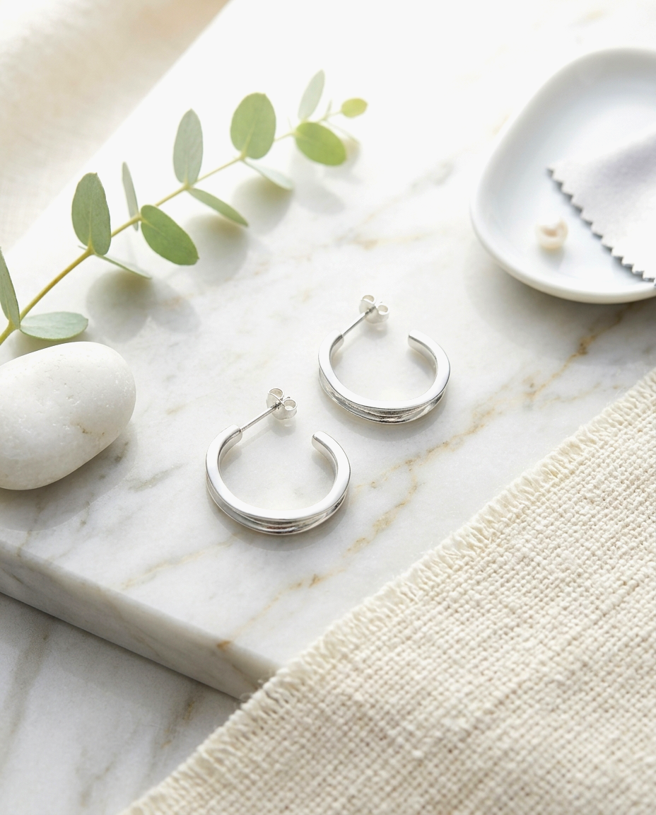 S925 -EE0342 Luna Loop Earrings