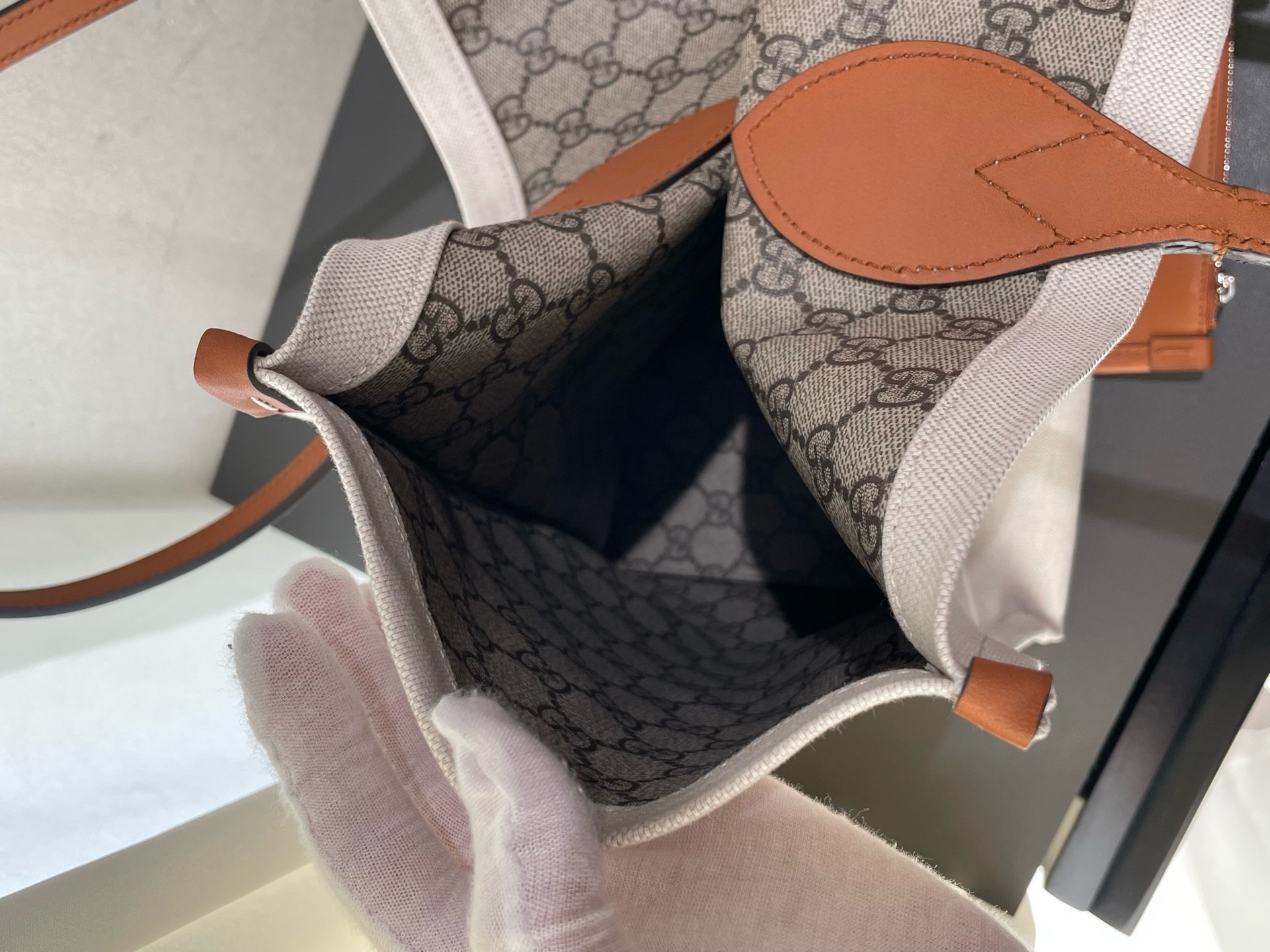 ［預訂貨品］GUCCI米白色帆布雙面tote bag