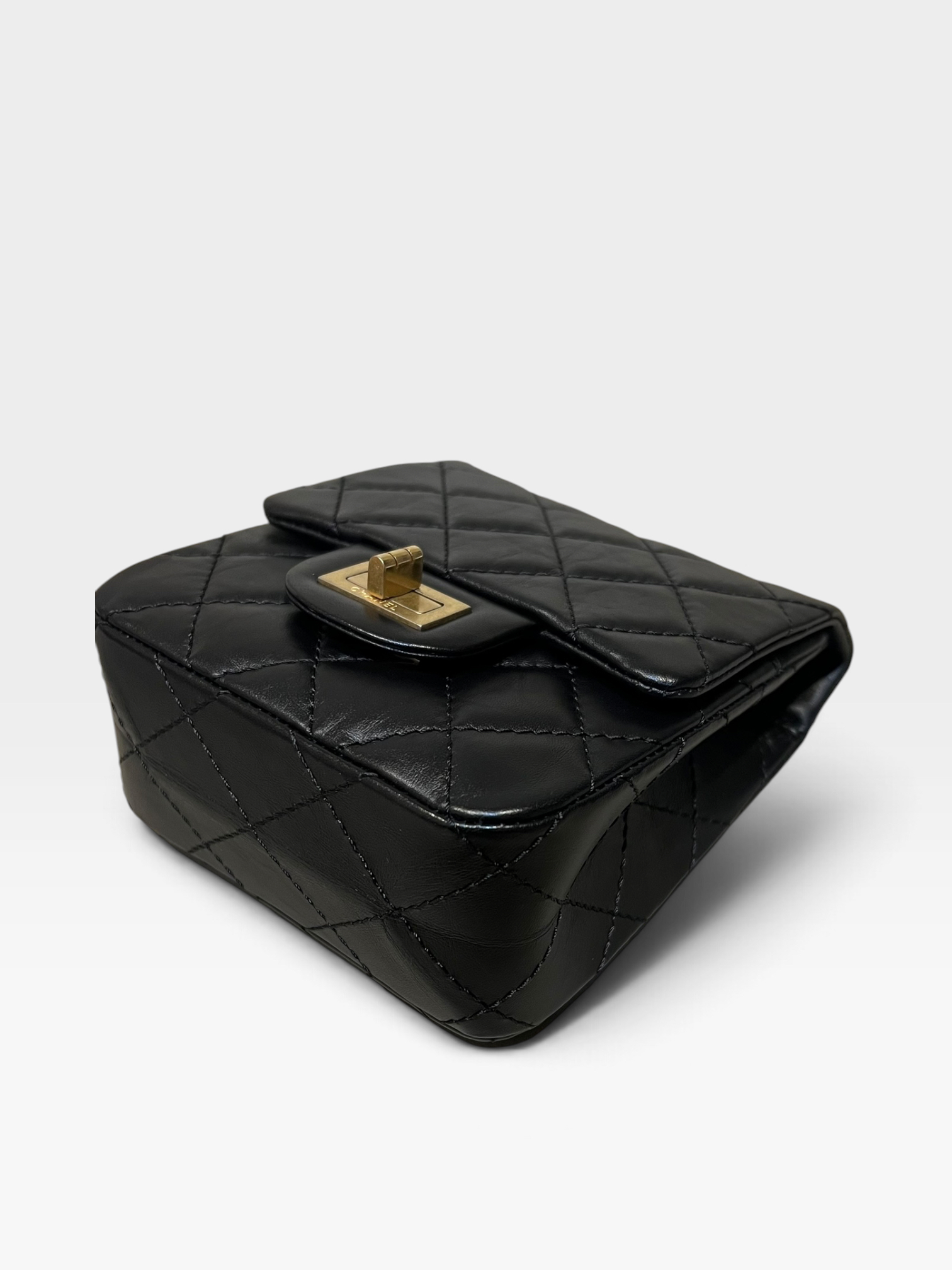 Pre-Owned Chanel 2.55/ K9907