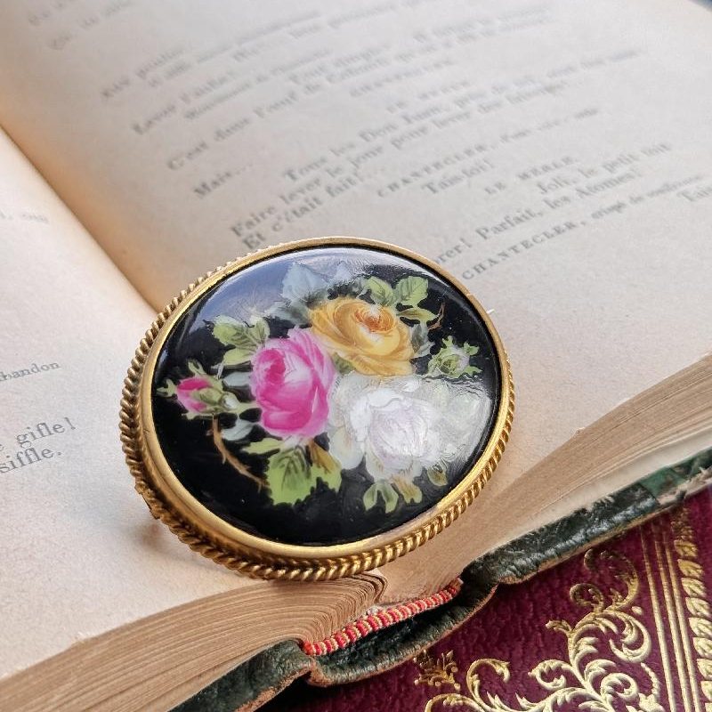 Antique 19th Century German/Czechoslovakian Hand-painted Floral Porcelain Brooch (MW232)