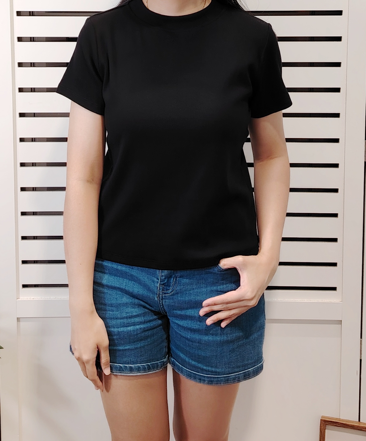 ED24804 Round Neck Woven Basic Tee