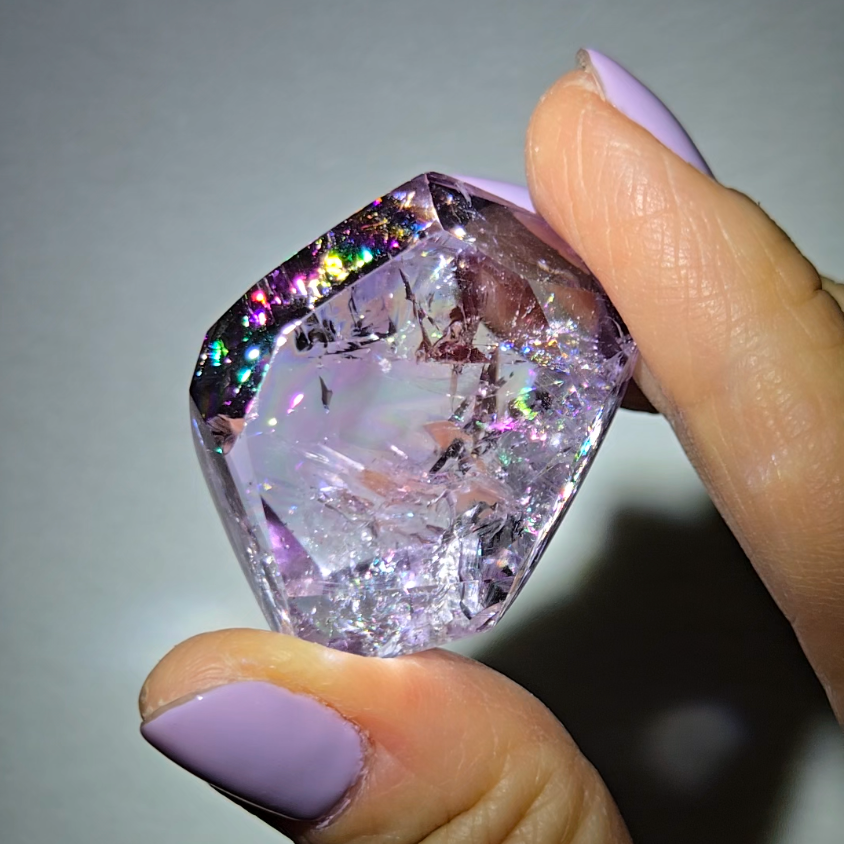 Amethyst pocket stone with rainbows and clarity - AM67