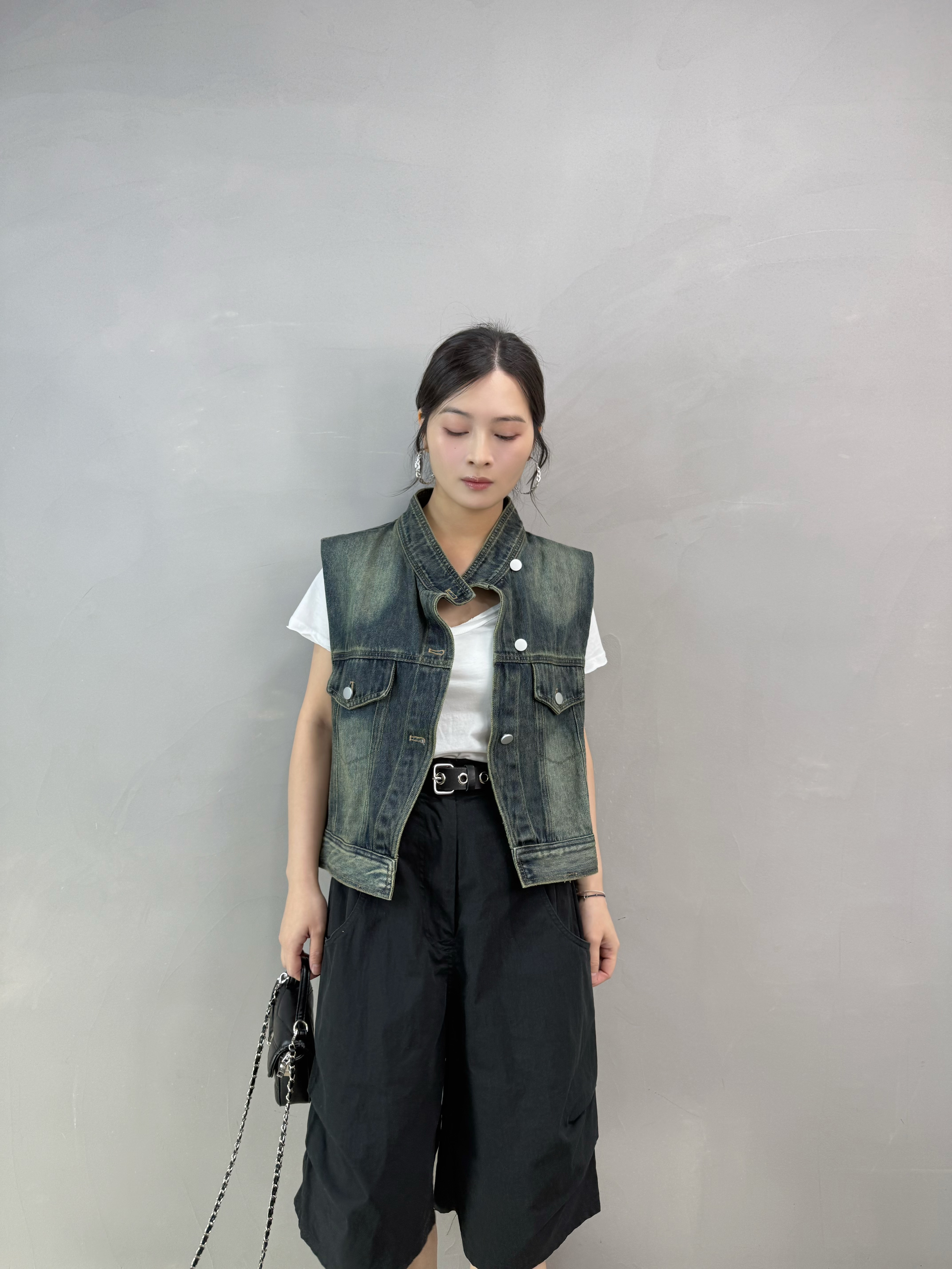A16 洗水牛仔背心外套