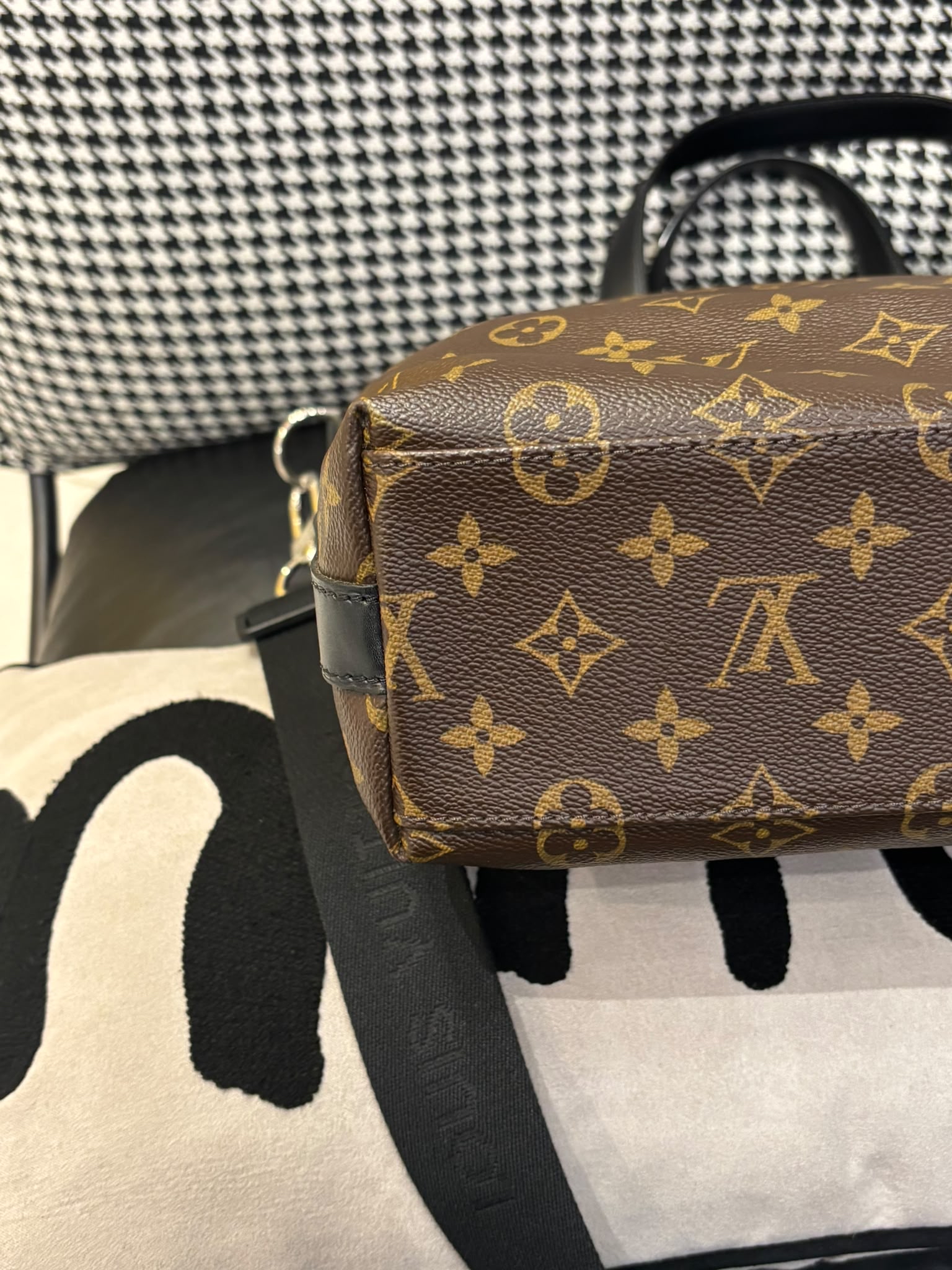 Lv Macassar Kitan 2 way bag tote M40388 100%Authentic,95%new✅dust bag 