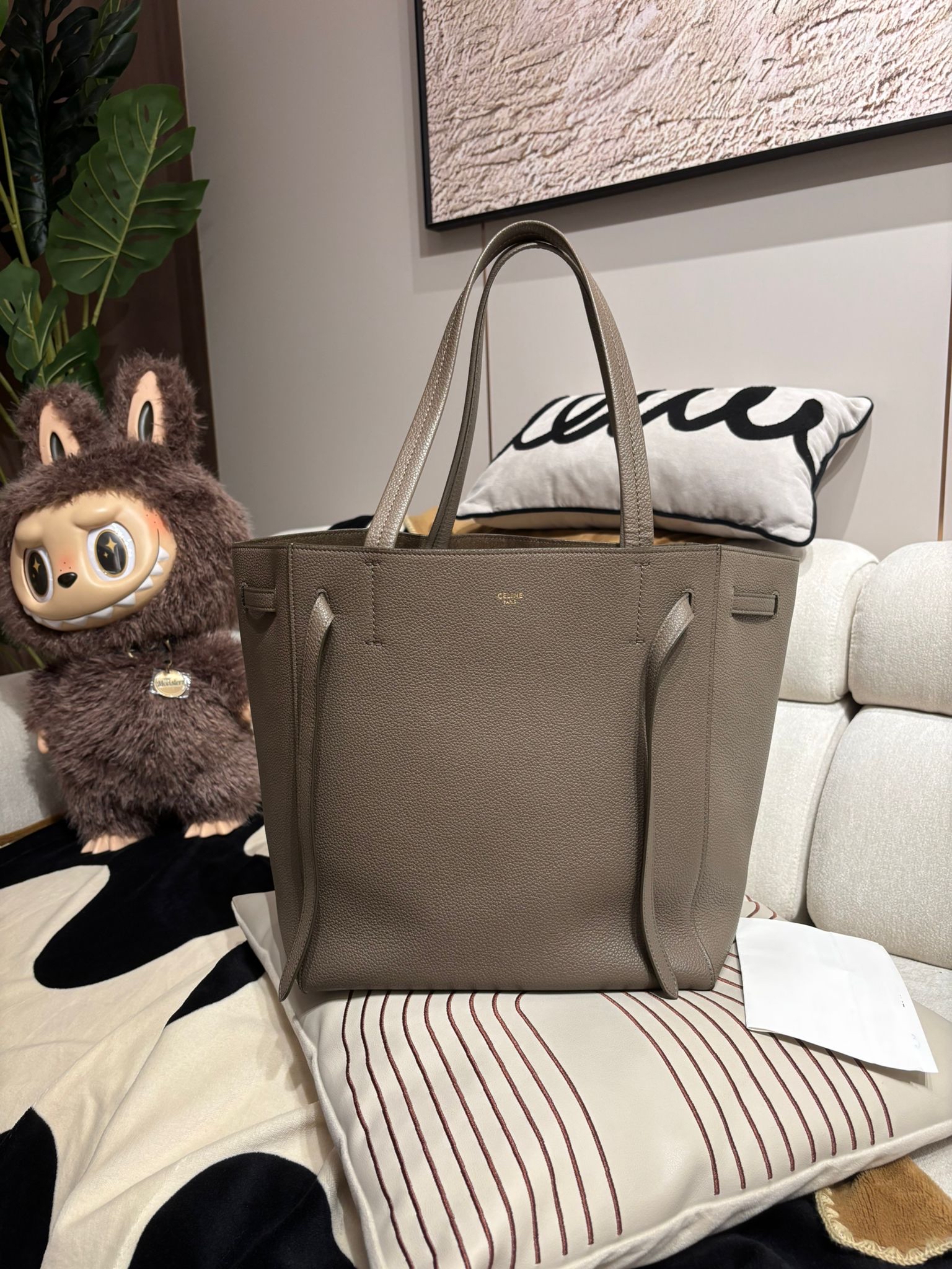 Celine Cabas Phantom small 粒粒牛皮 大象灰 100%Authentic ,95%new ✅專門店收據✅dust bag