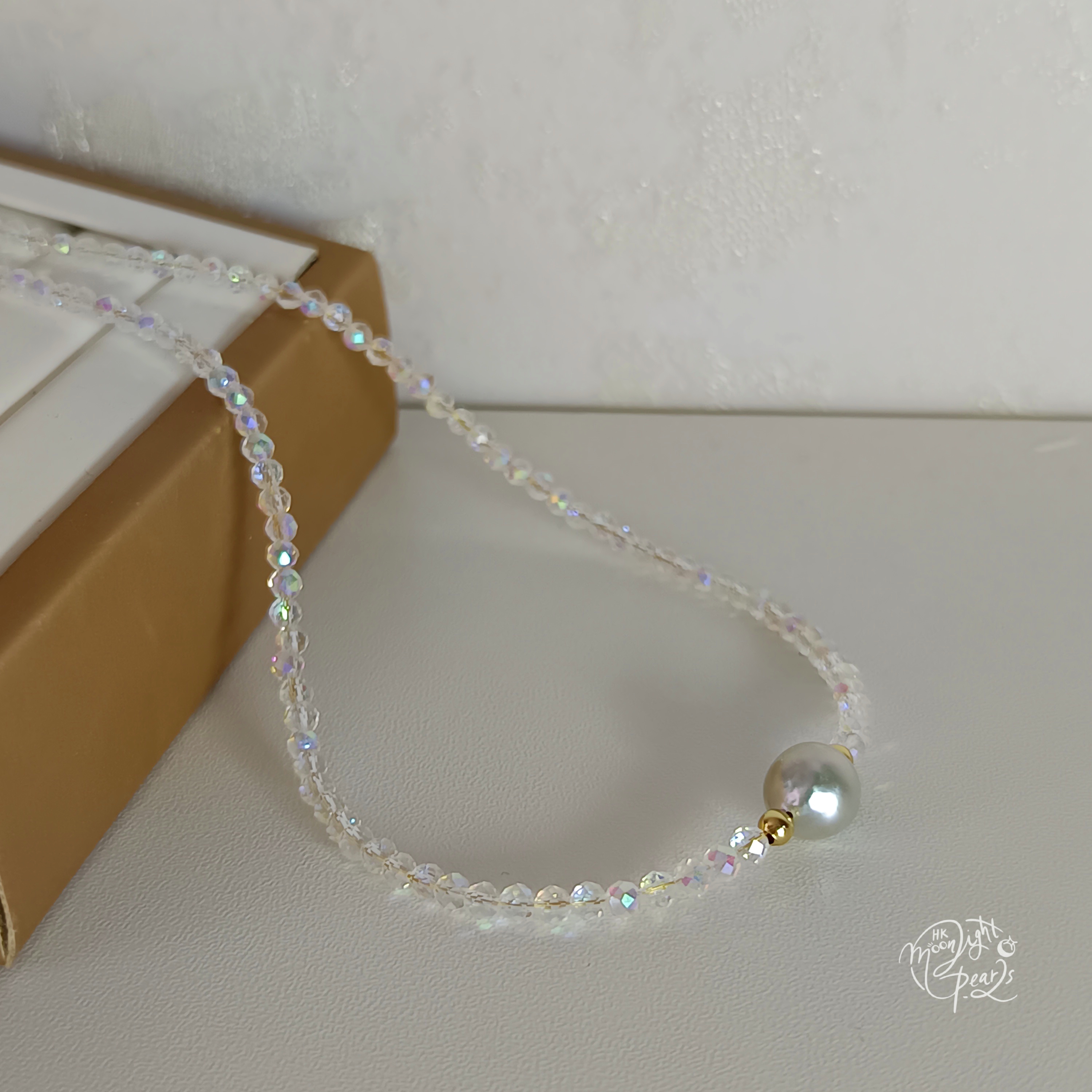 近正圓強光日本真多麻海水珍珠+施華洛幻彩水晶注金尾鍊扣時尚鎖骨鍊