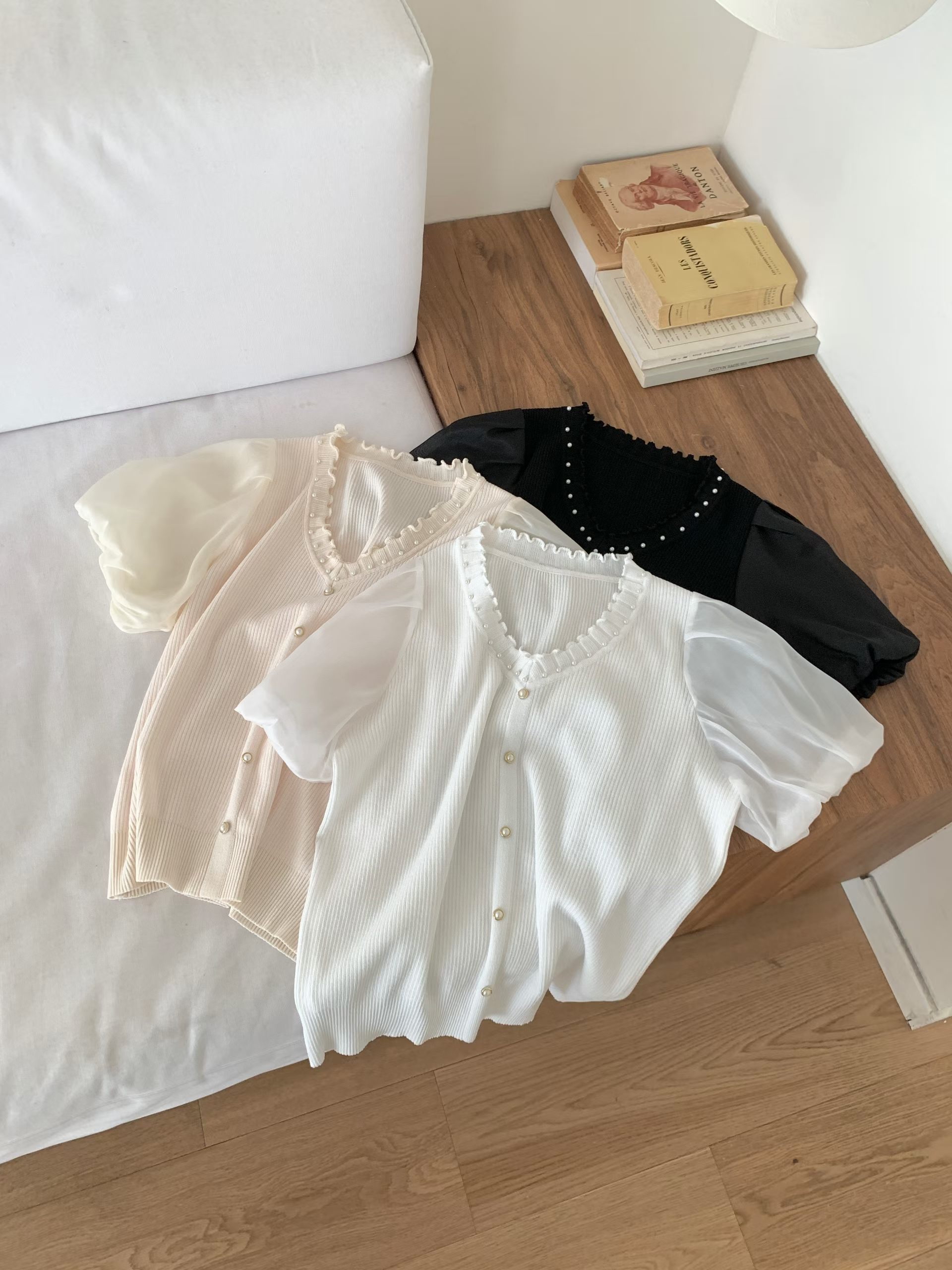 CT15 優雅珍珠紗澎袖針織top