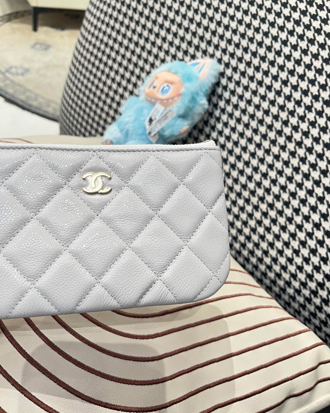 Chanel zip pouch o case 荔枝牛皮 100%Authentic, 99%new  ✅新晶片貼✅box
