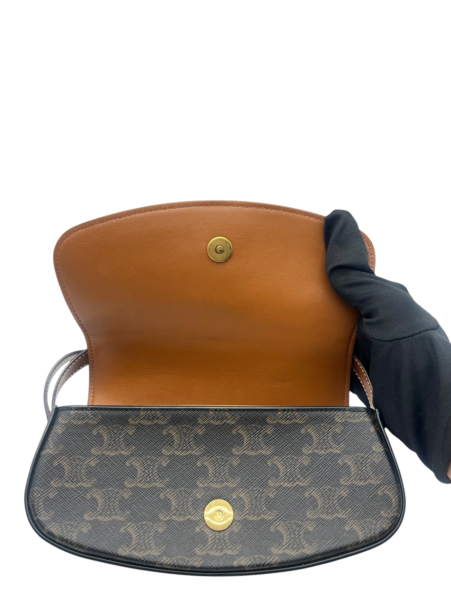 Pre-Owned CELINE Tabou Clutch with Strap / Product Code: 26060606
