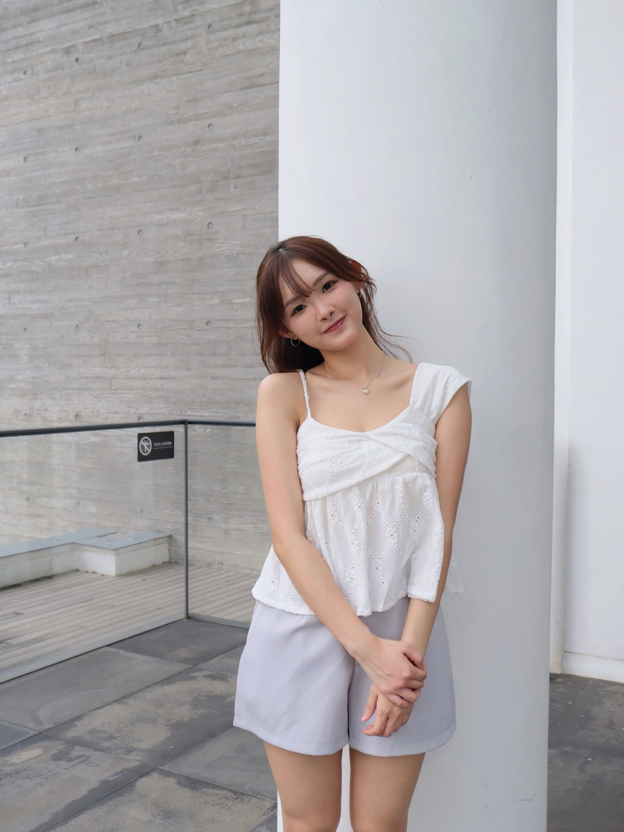 ♡︎TH - 通花布料單露肩上衣 