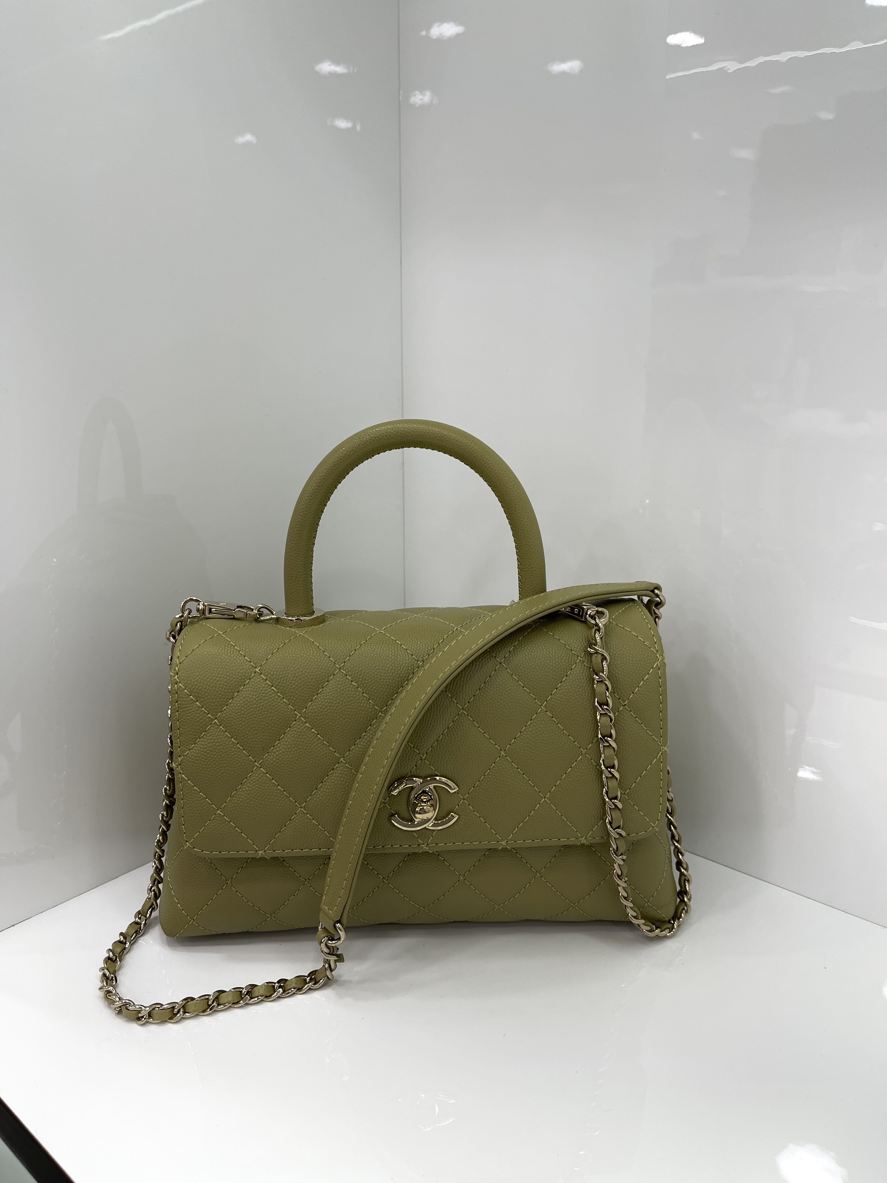 Pre-owned Chanel Coco handle bag green