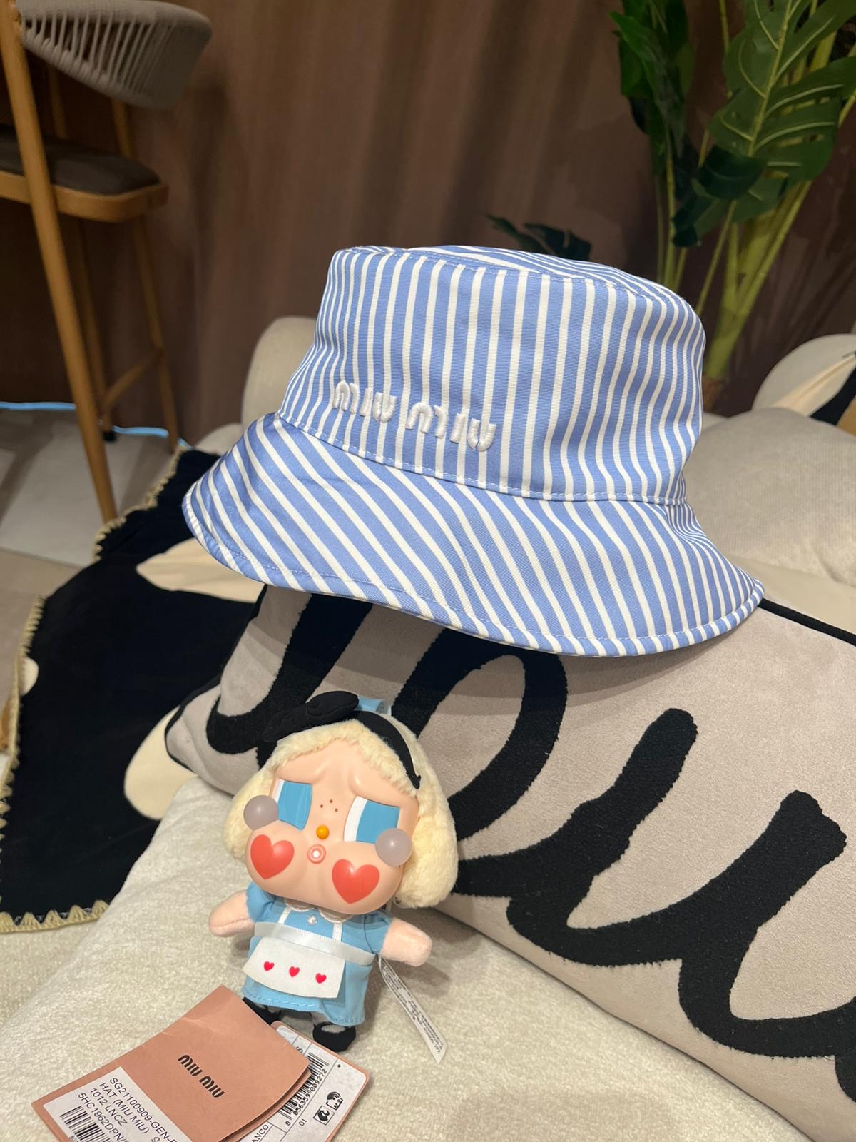 Miu Miu bucket hat 57 S size 100%Authentic ,99%new ✅card✅dust bag