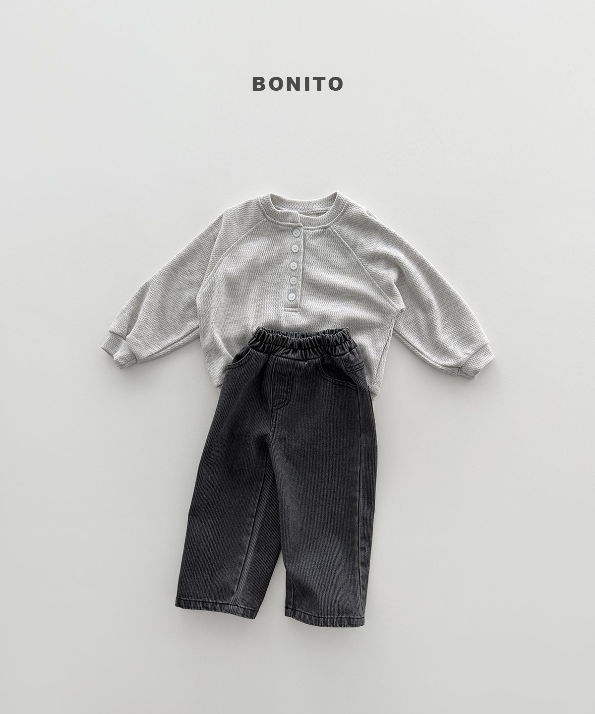 Bonito | Henley Neck Sweatshirt