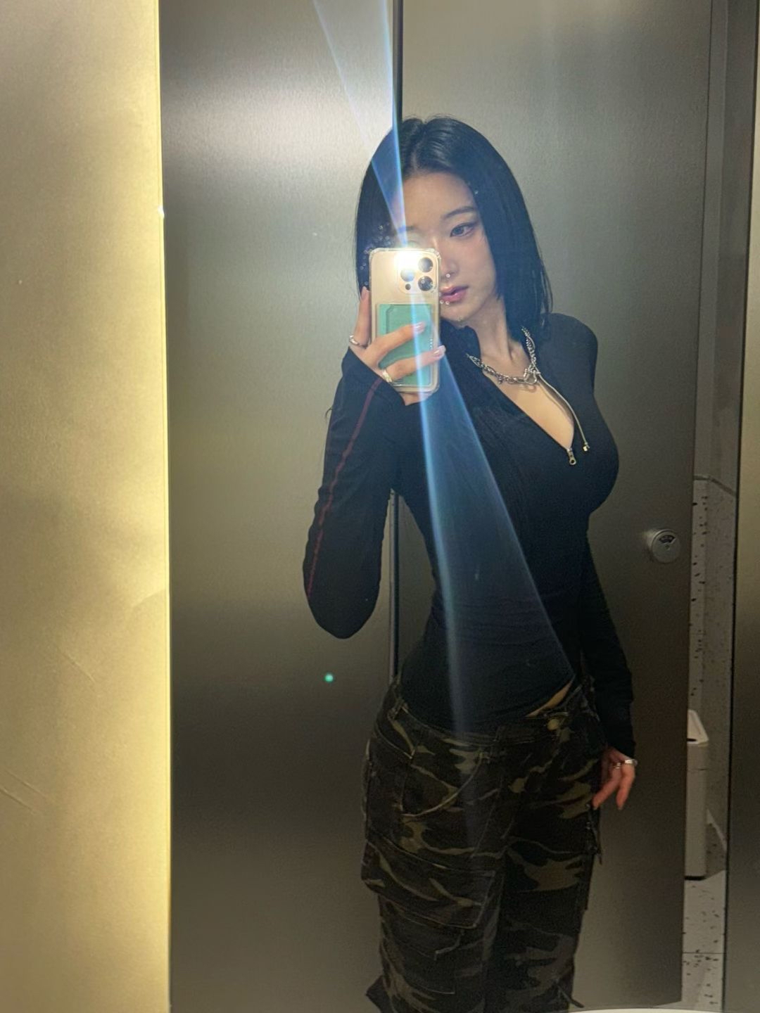 Sexy zip up skinny top