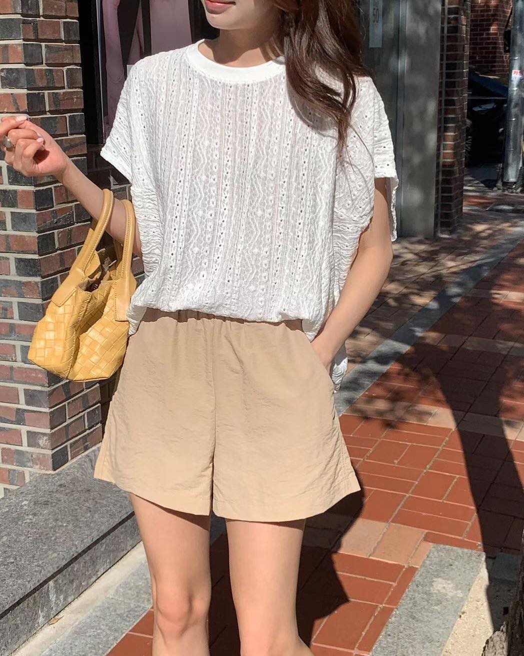 淨色通花蕾絲top