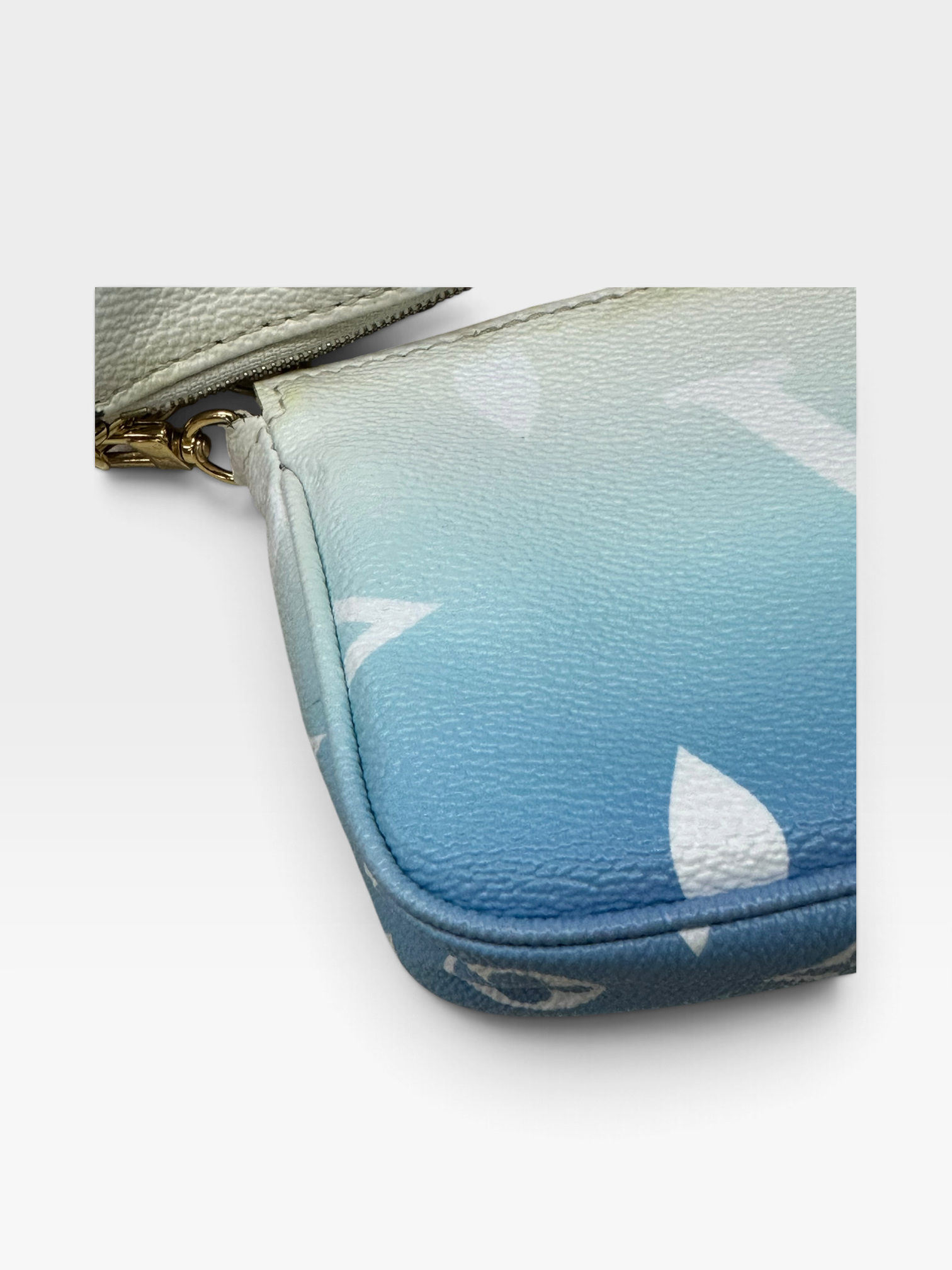 Pre-Owned LV Multi Pochette / Product Code: 092502