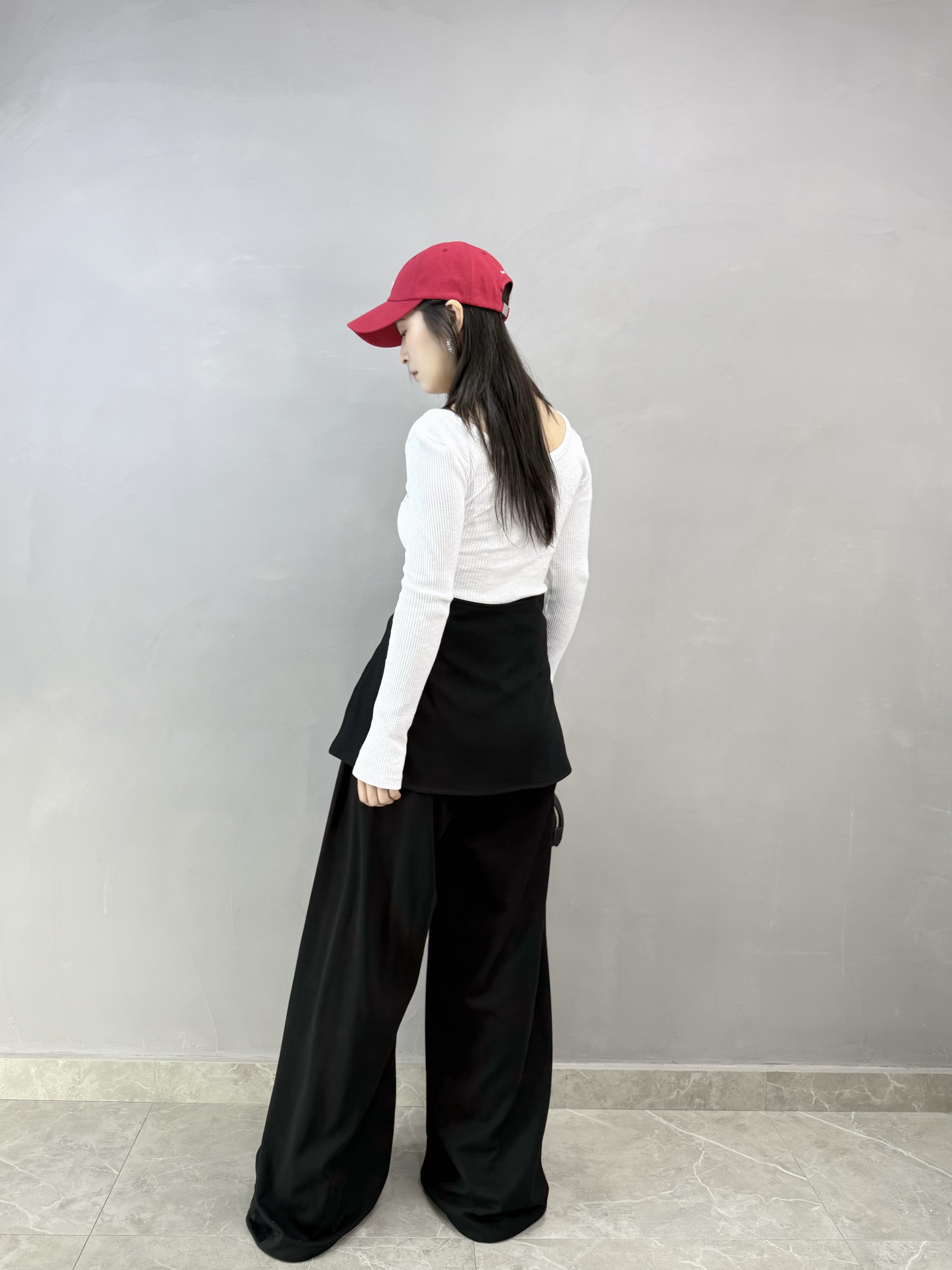 H67 銀扣U領短Tee