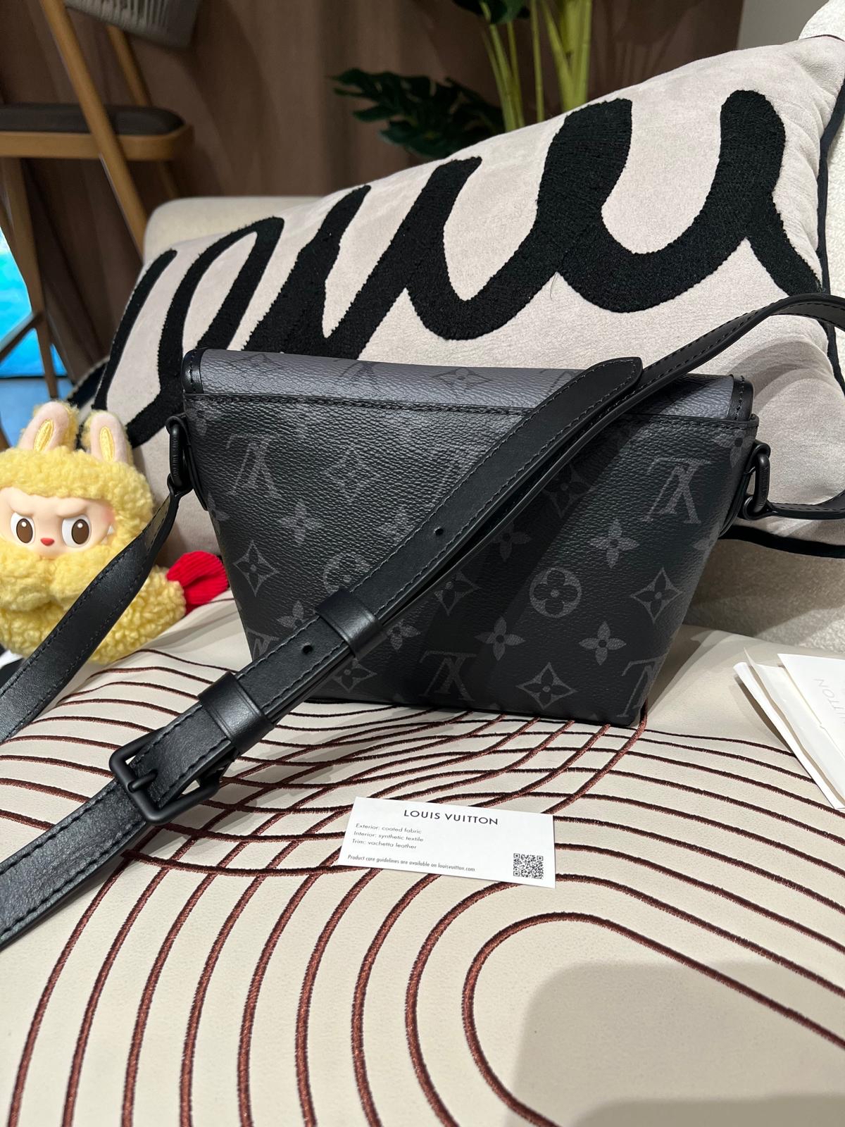 LV Pulse Wearable Wallet M12806 100%Authentic, 98%New ✅收據✅Dust bag