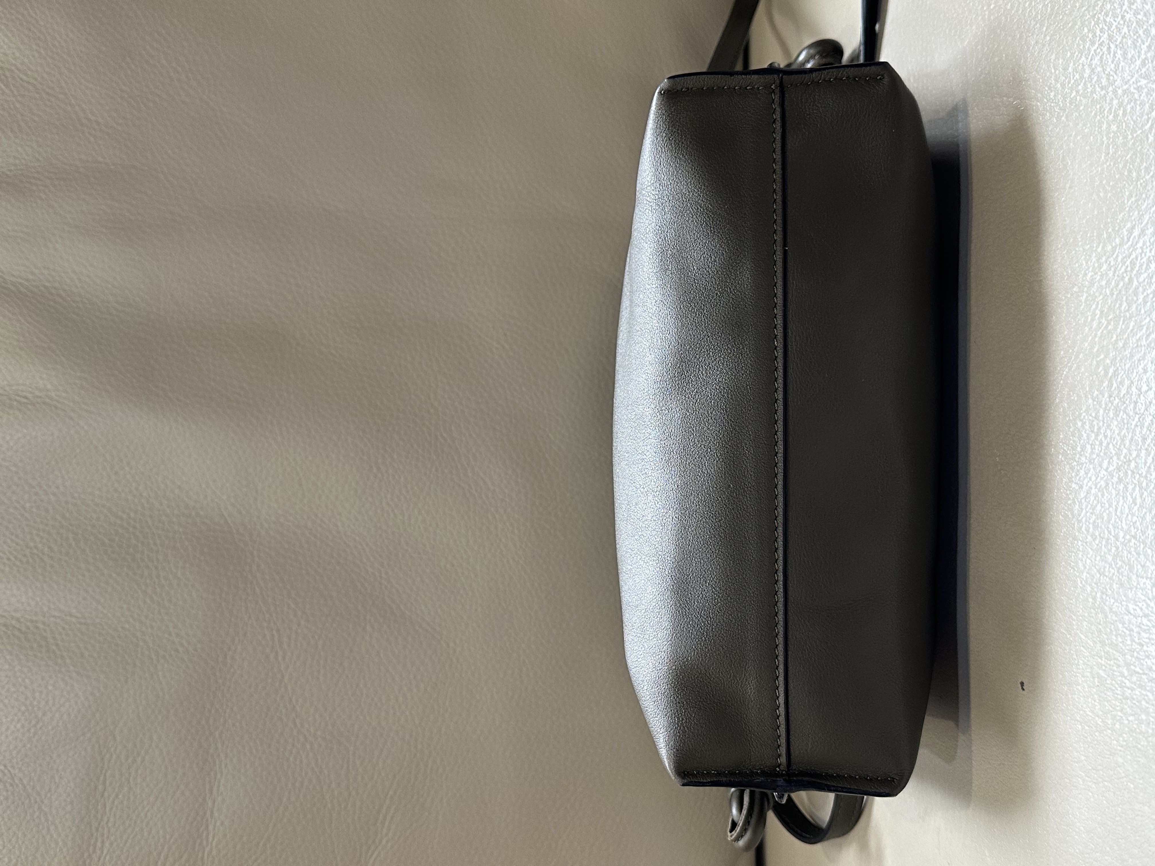 Pre-owned LOEWE Leather Flamenco Bag / Product Code: 26040515