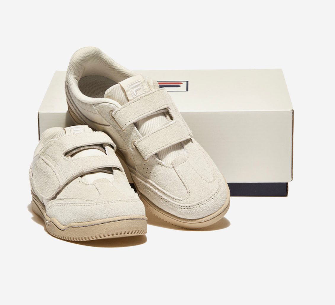 $399對。2色選擇。FILA SLANT SHOT麂皮復古款 簡約又有型呀😍