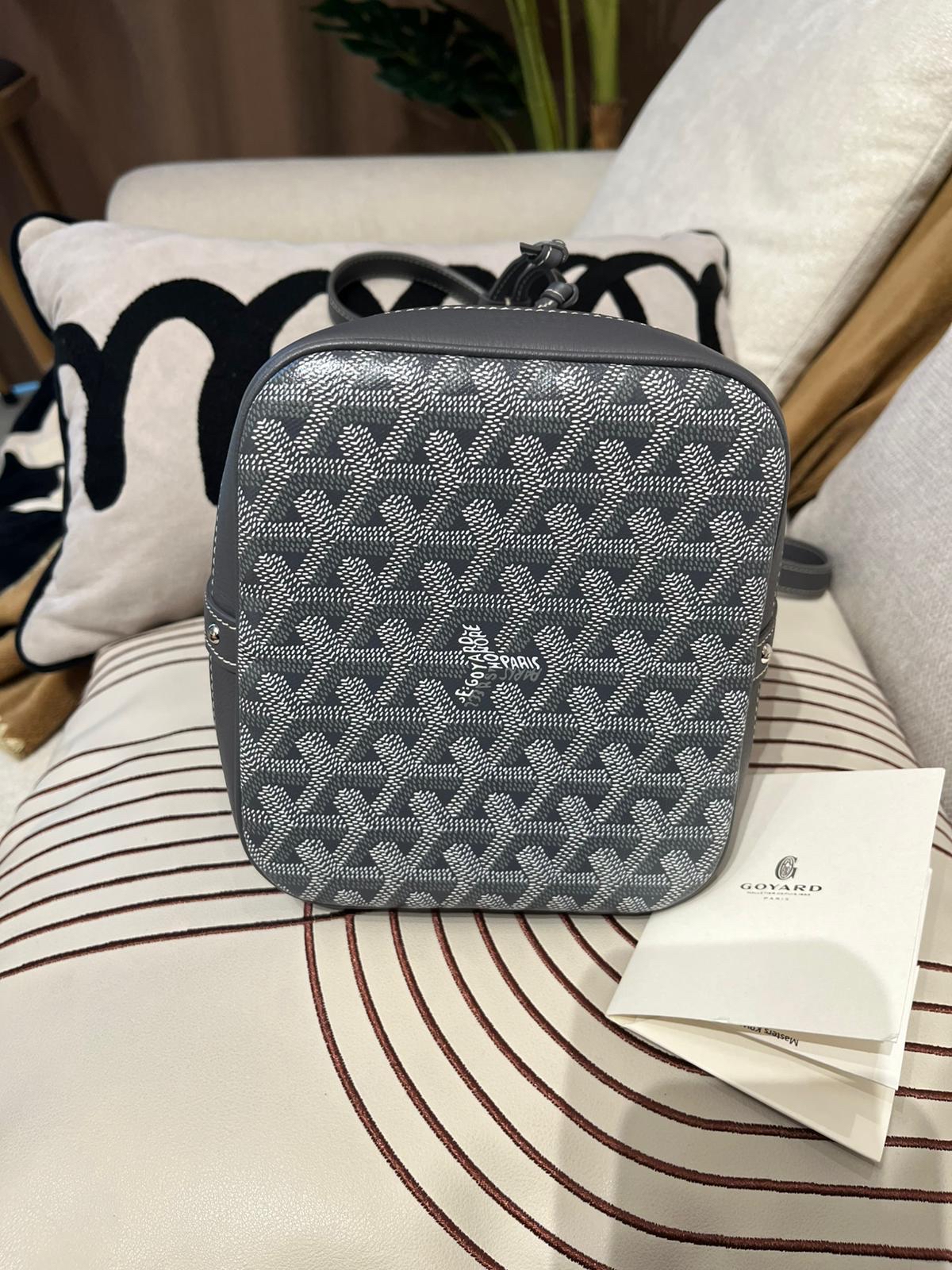 Goyard petit flot bucket bag Grey 100%Authentic,99%new unused ✅25年專門店收據✅dust bag