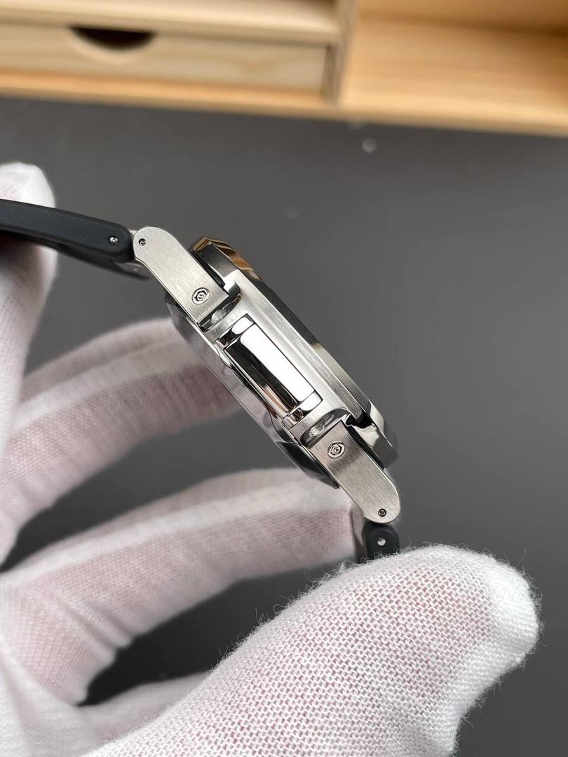 百达翡丽 Nautilus 5726/1A 自动机械男士腕表 - 黑色橡胶表带