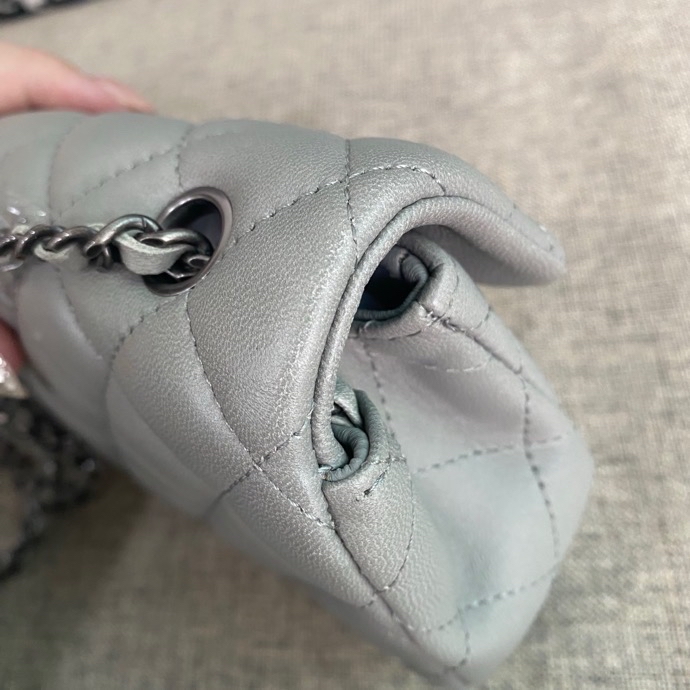 【預訂貨品】CHANE灰色銀扣CF 👜20開