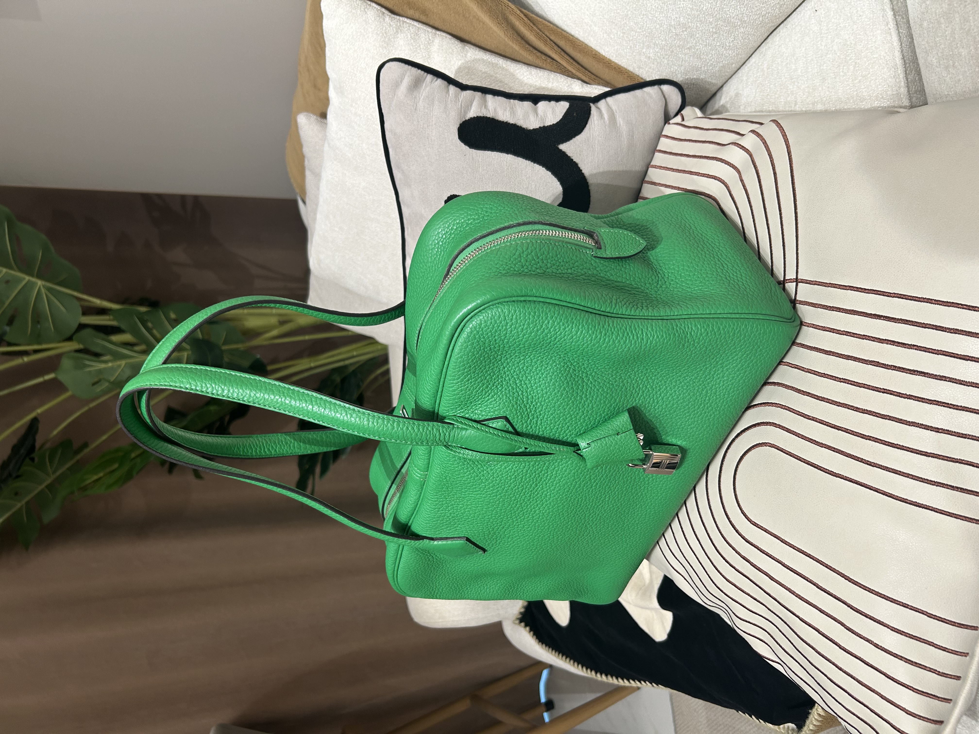 HERMES Victoria 35 shoulder bag Stamp [R] 竹子綠 100%Authentic, 95%new ✅ dust bag  