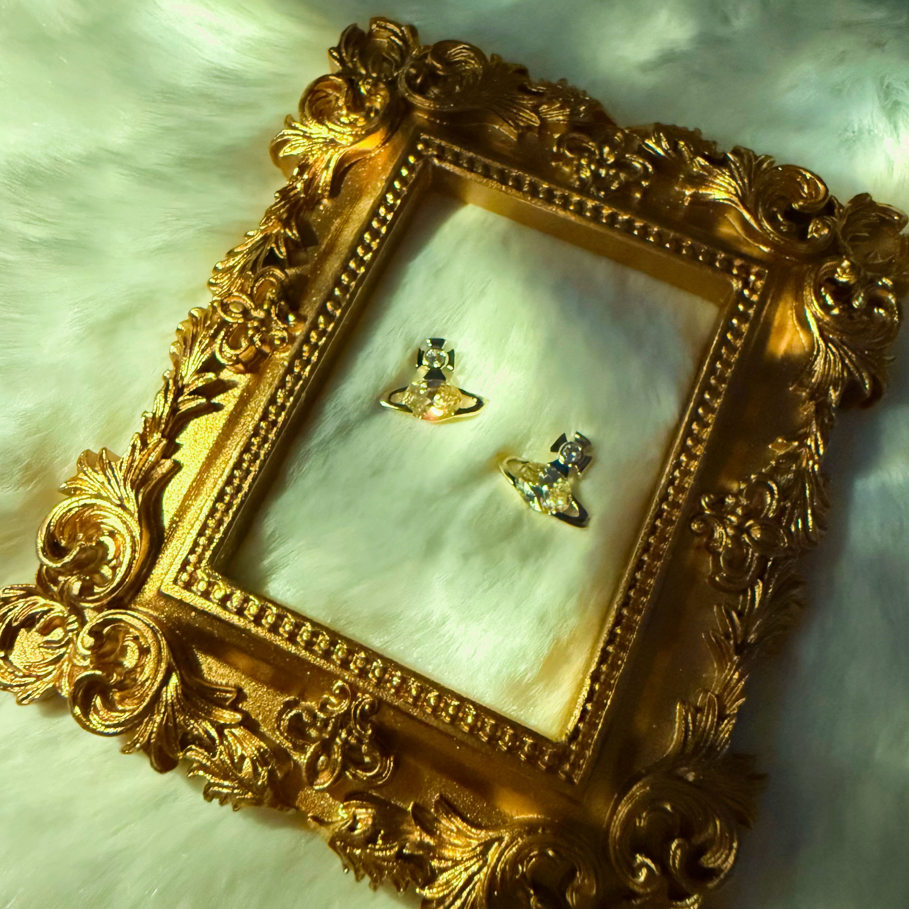 VW Allie earrings orb/yellow