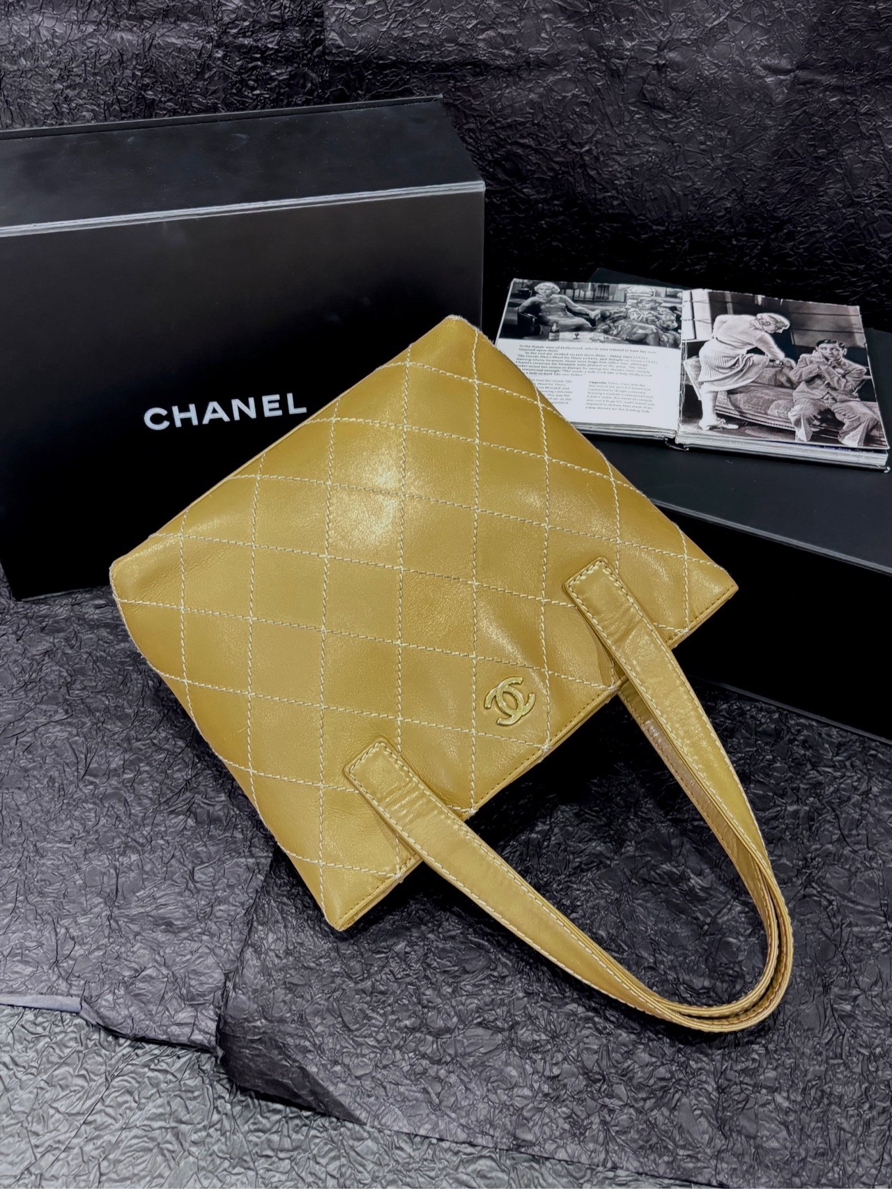 【預訂貨品】Chanel 牛皮外縫線薇薇安