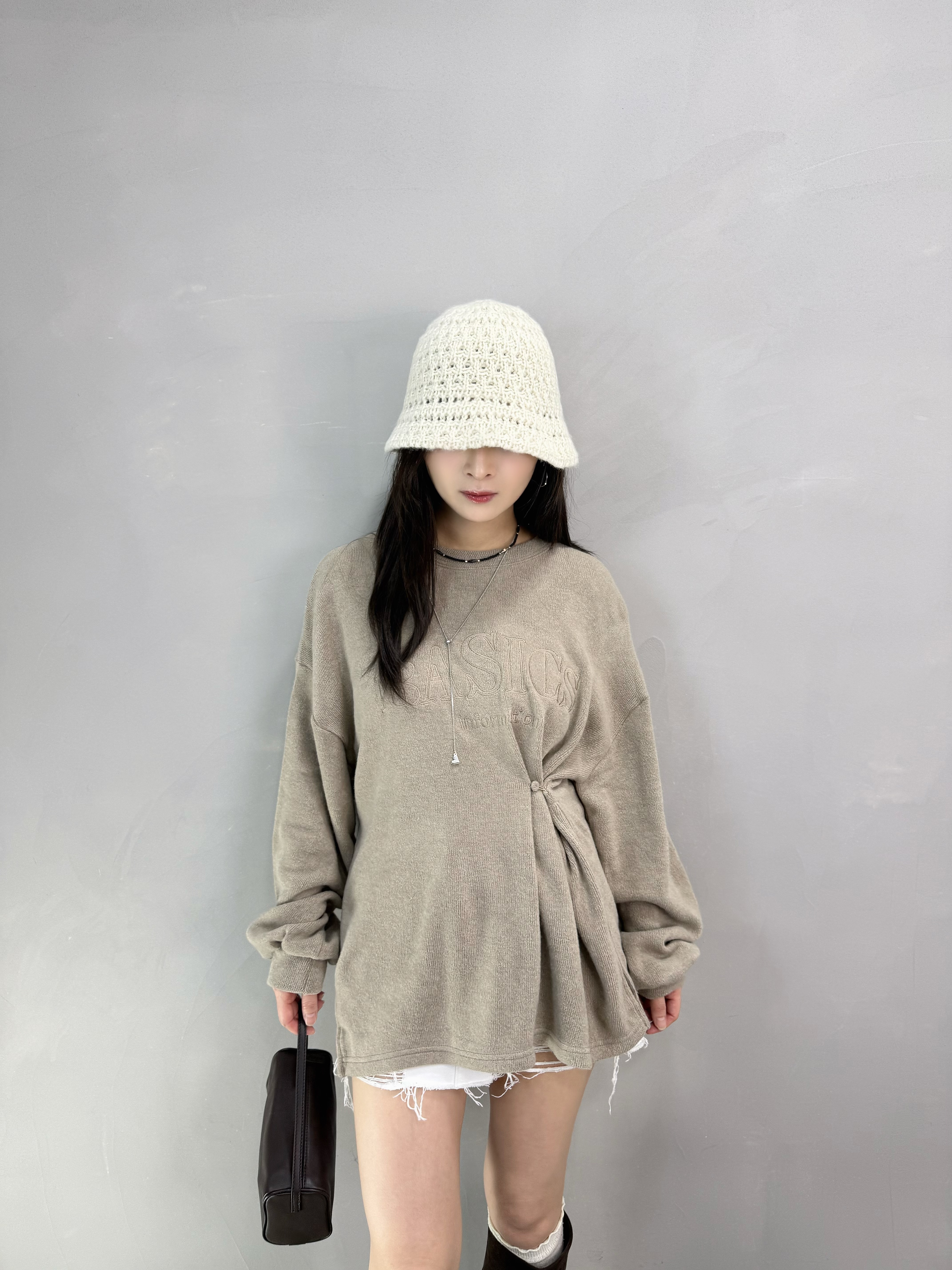 G83 側扣開叉刺繡Top