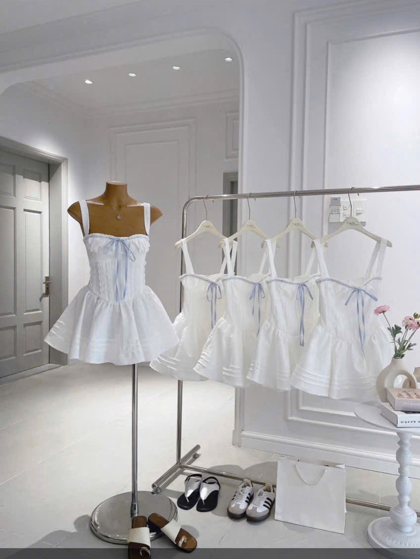 法式甜美收腰蕾丝裙 