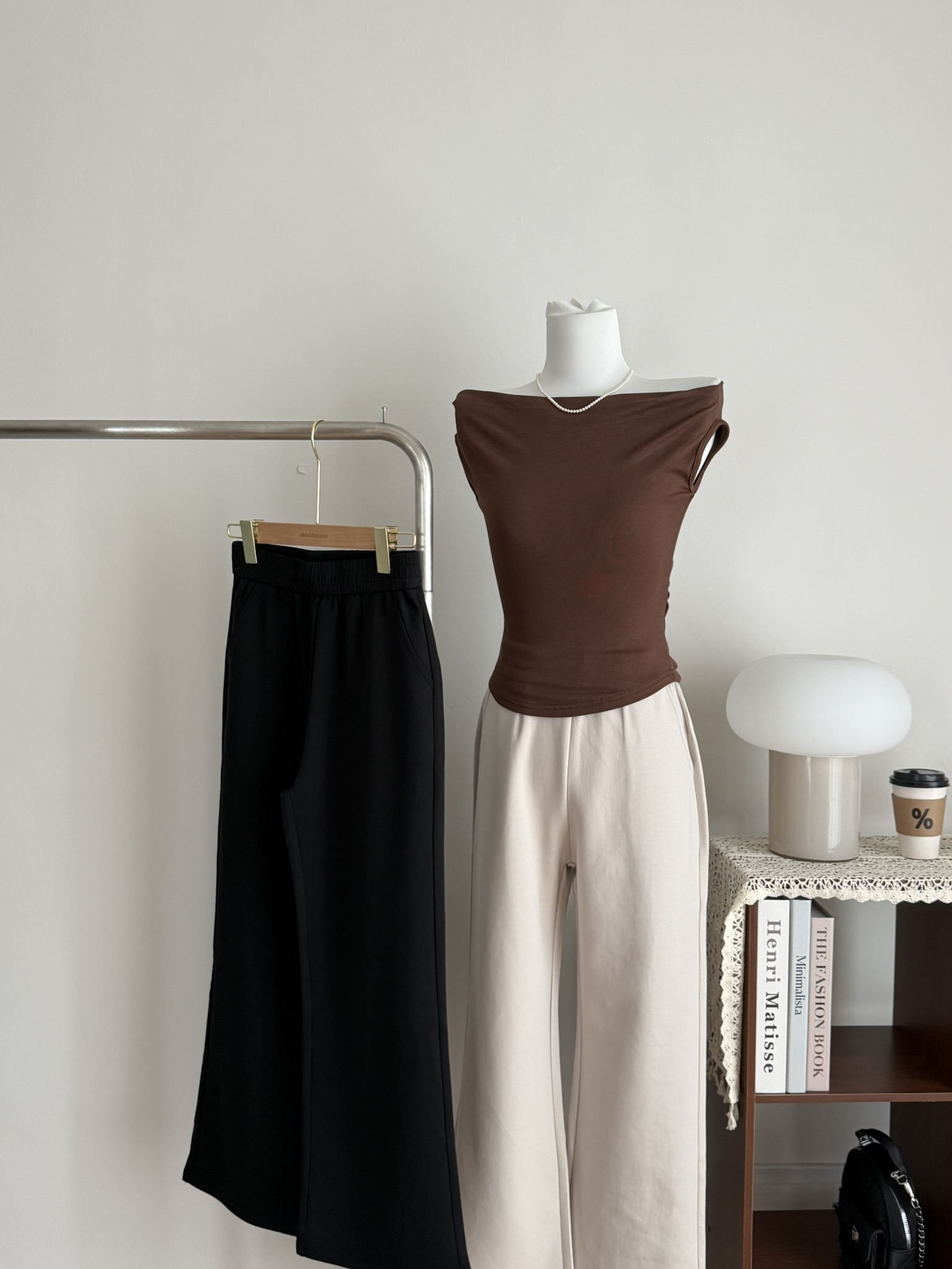 Jovy Straight Leg Pants | Black