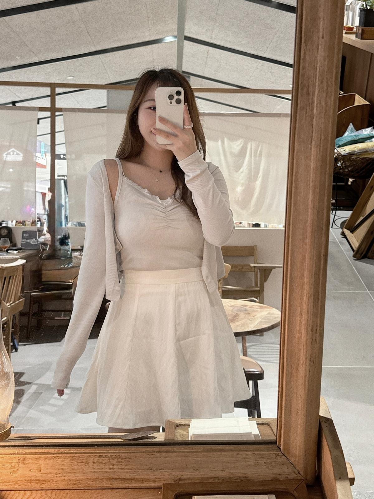 【機心款式】花邊v領直紋修身假兩件上衣