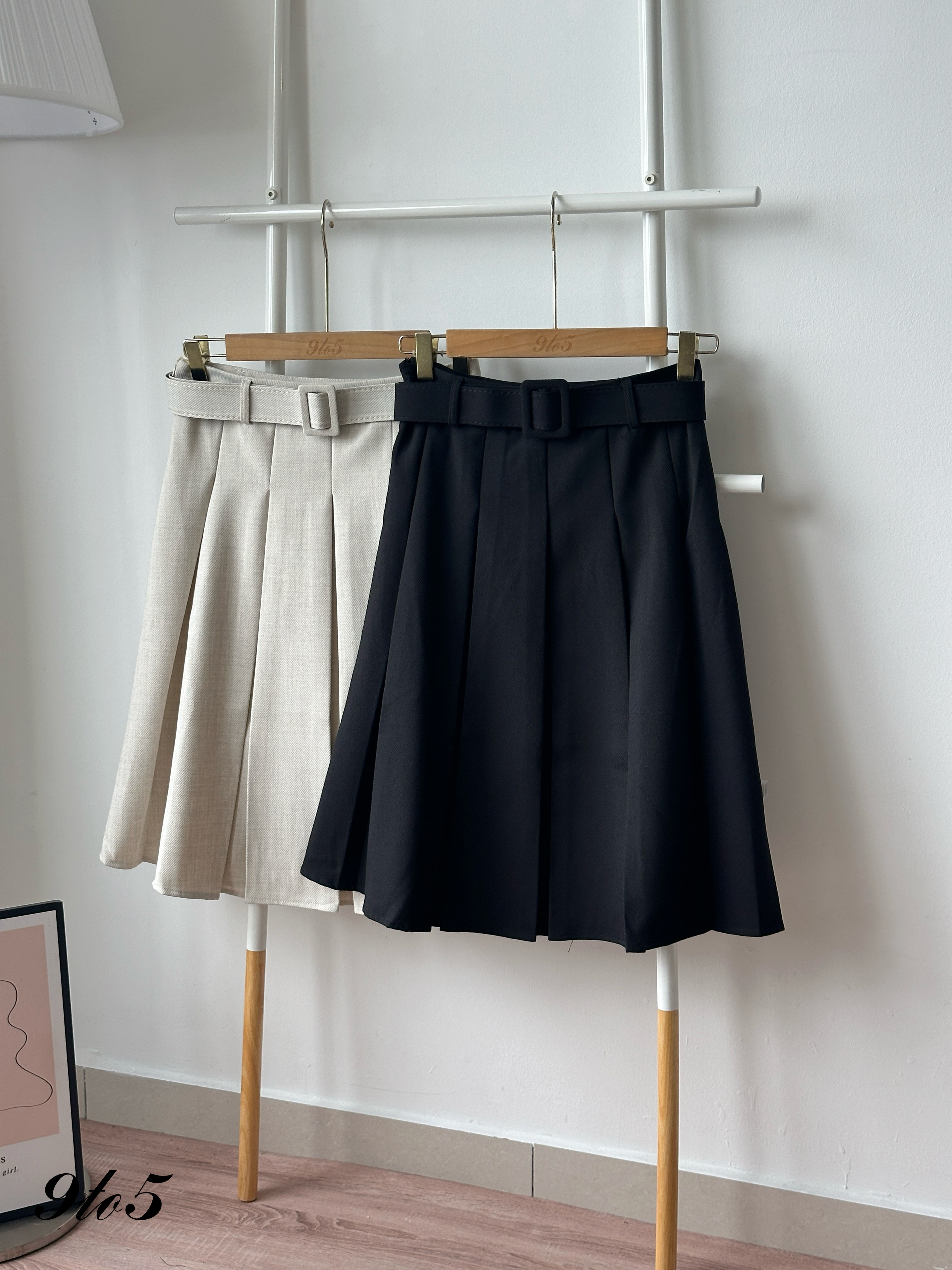S1990 Midi Pleated Skirt - Beige & Black