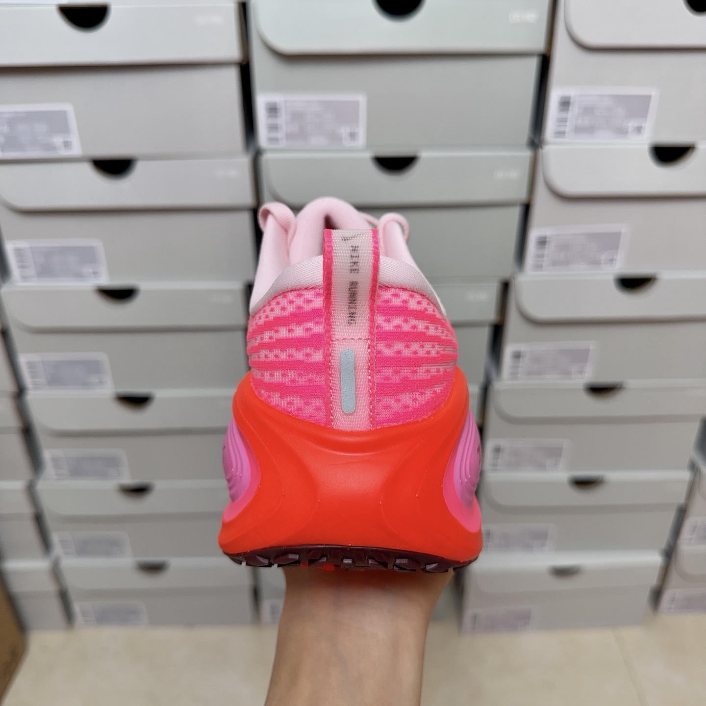 Nike Vomero Plus HV8154-604