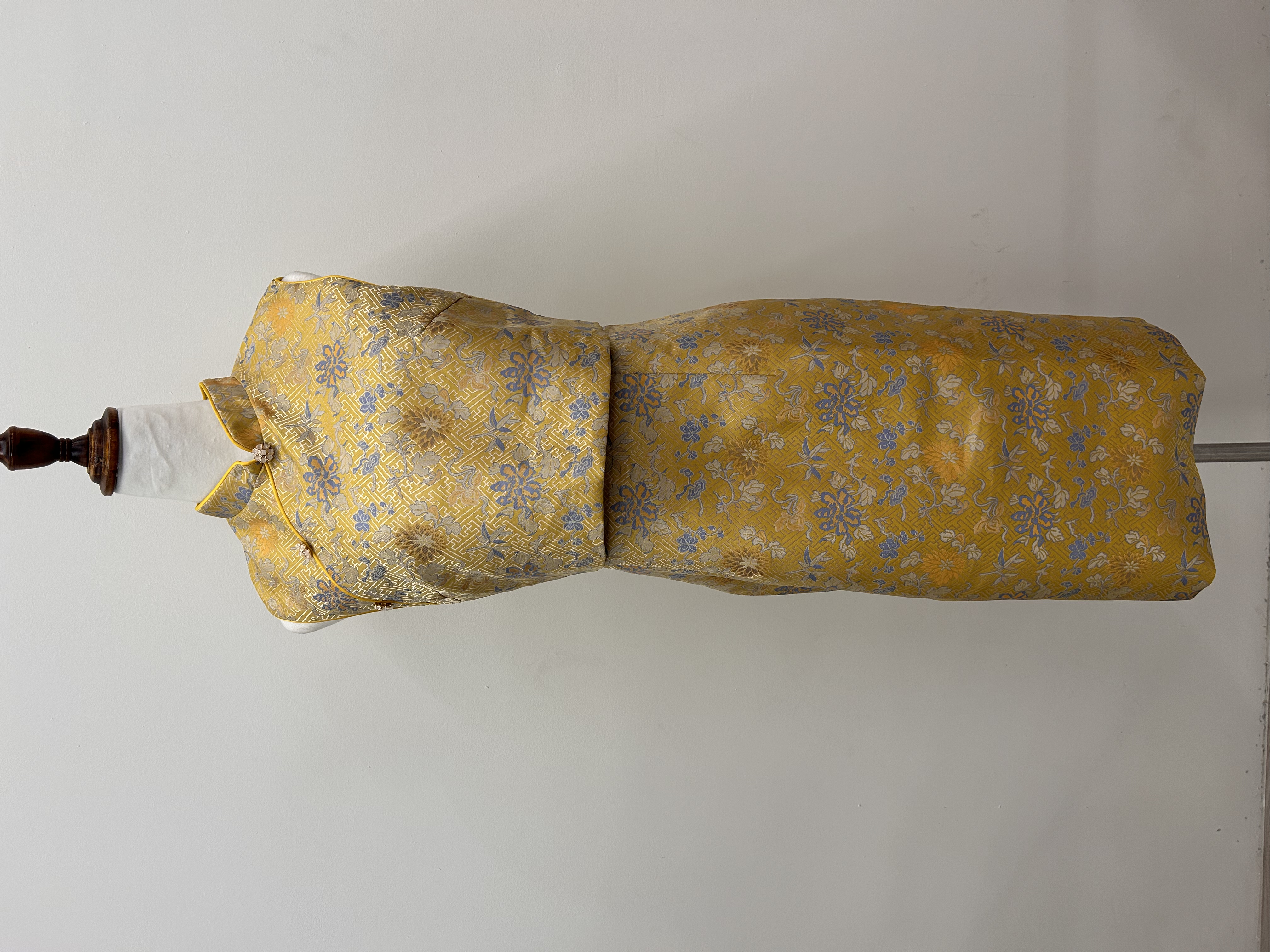 569.WB Retro Floral Sleeveless Qipao