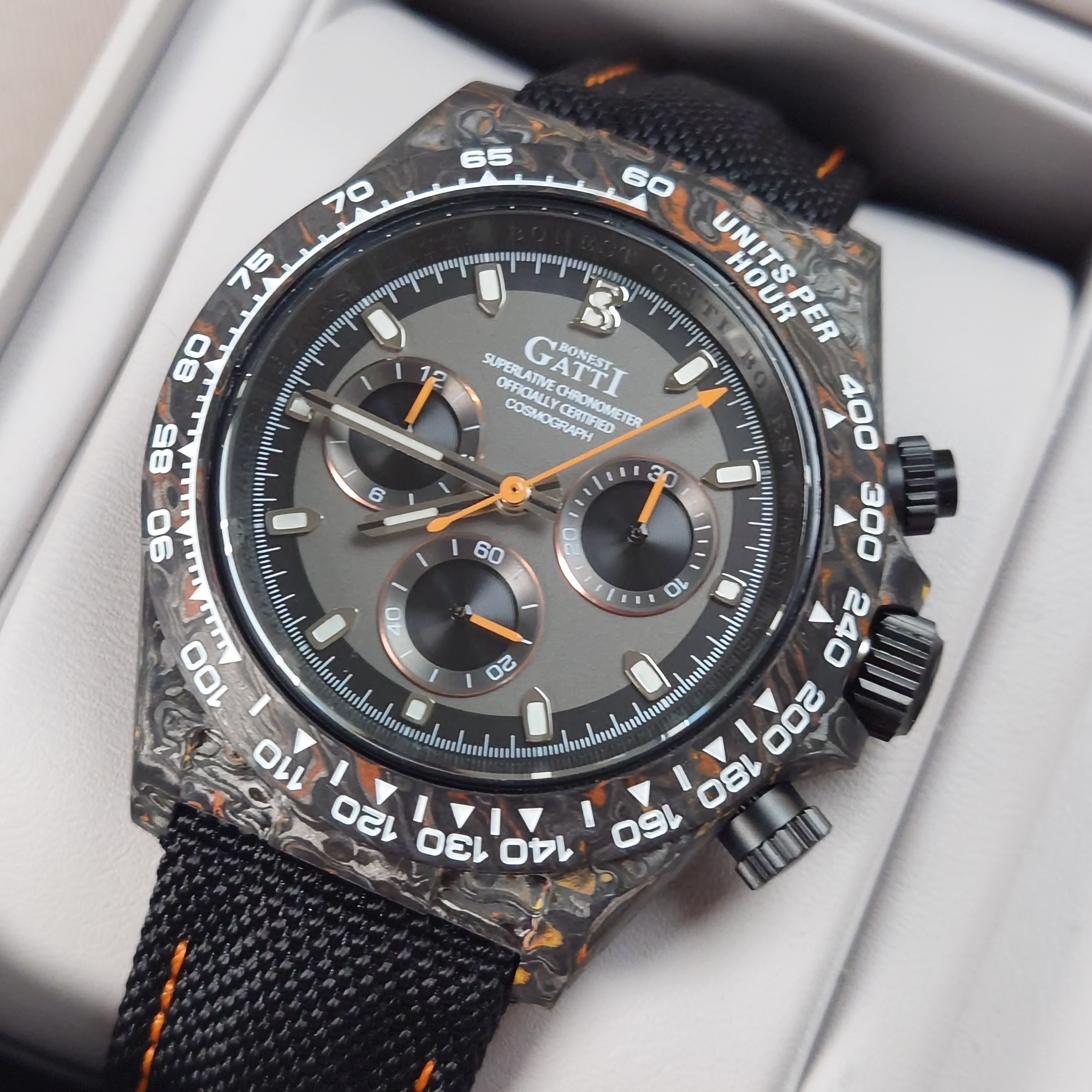 Bonest Gatti 現貨發售 地通拿款碳纖纖機械計時錶 BG9010-L2 黑橙