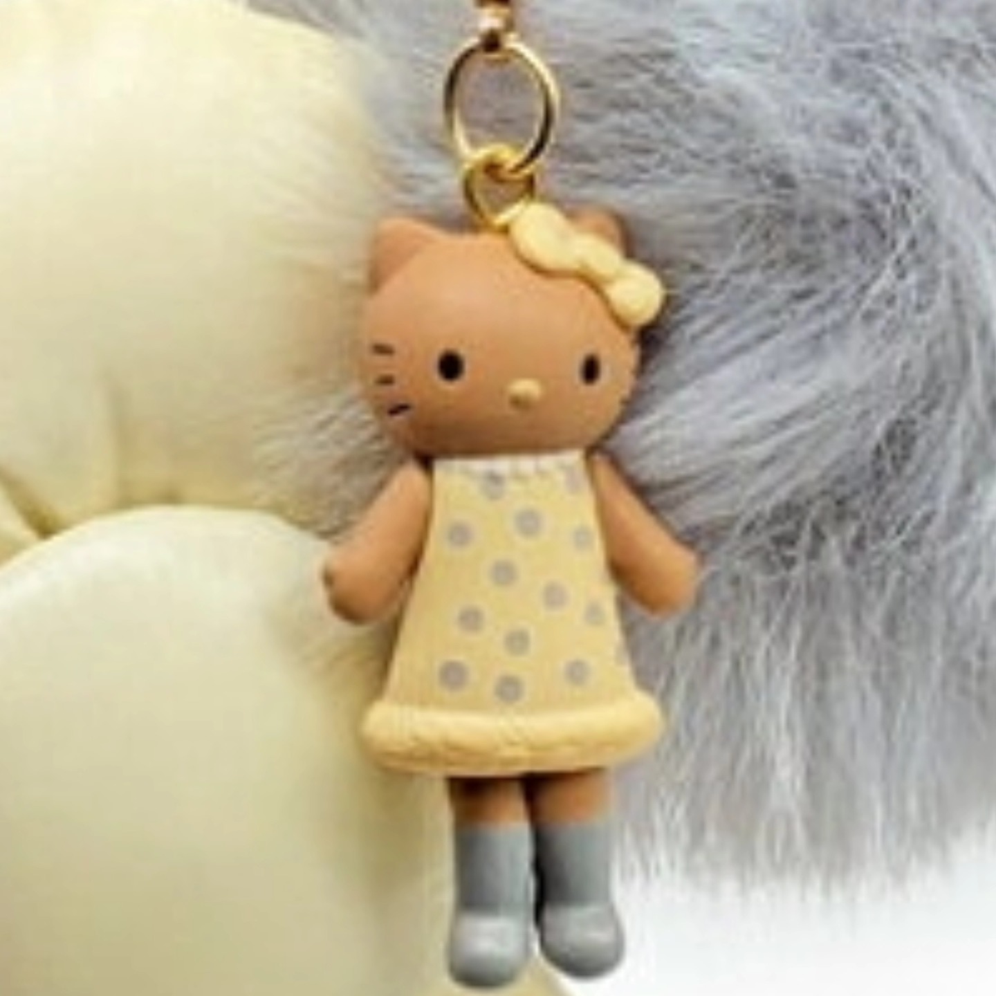 日本直送 Hello Kitty 絨球公仔掛飾