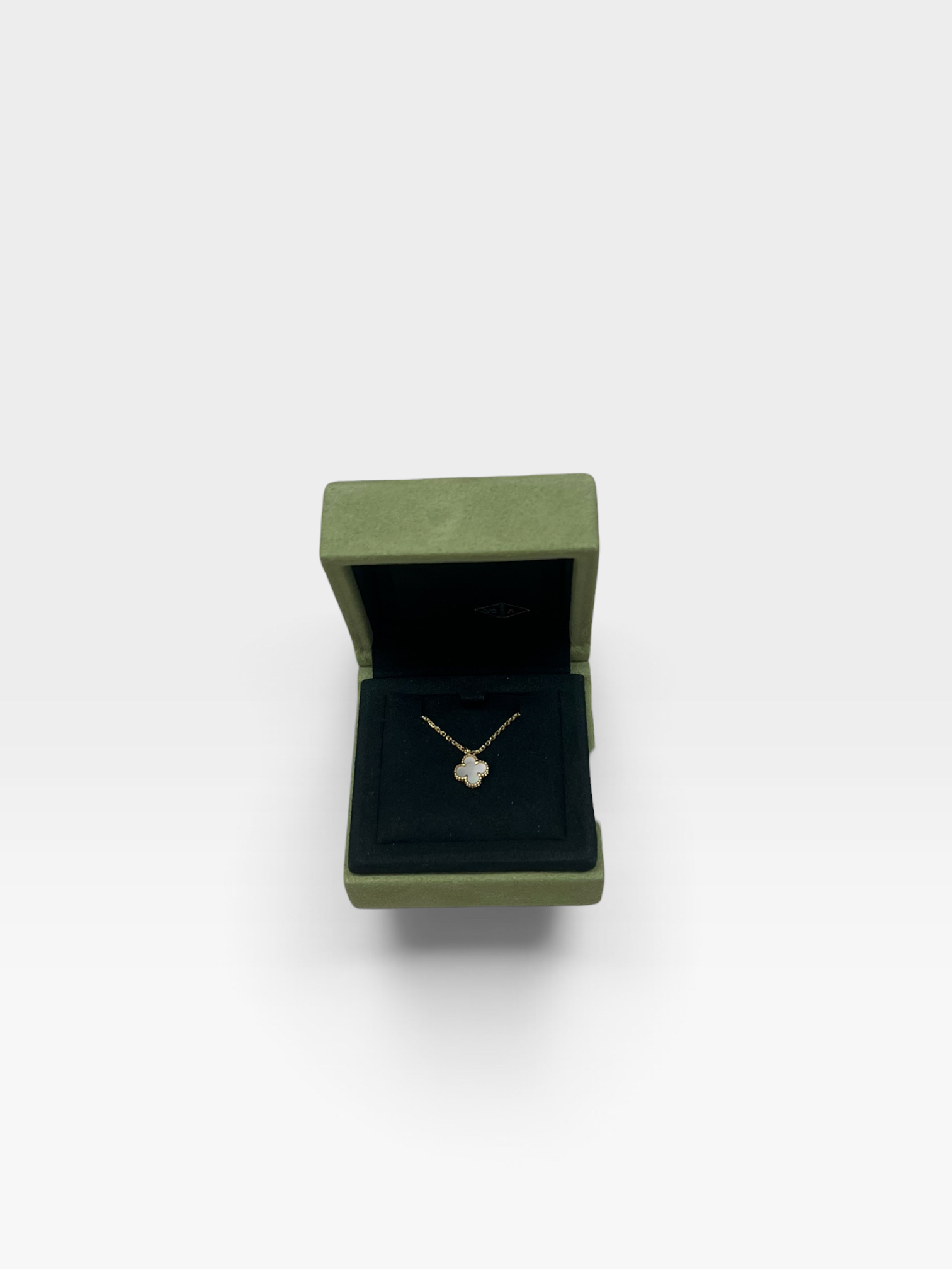 Pre-Owned VCA Necklace / Product Code: 090402
