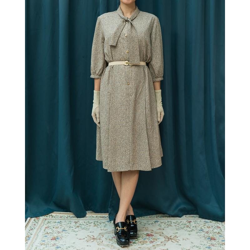 Vintage Japanese Beige Tie Collar Floral Outline Mid-Sleeve Chiffon Dress（MT1541-21)
