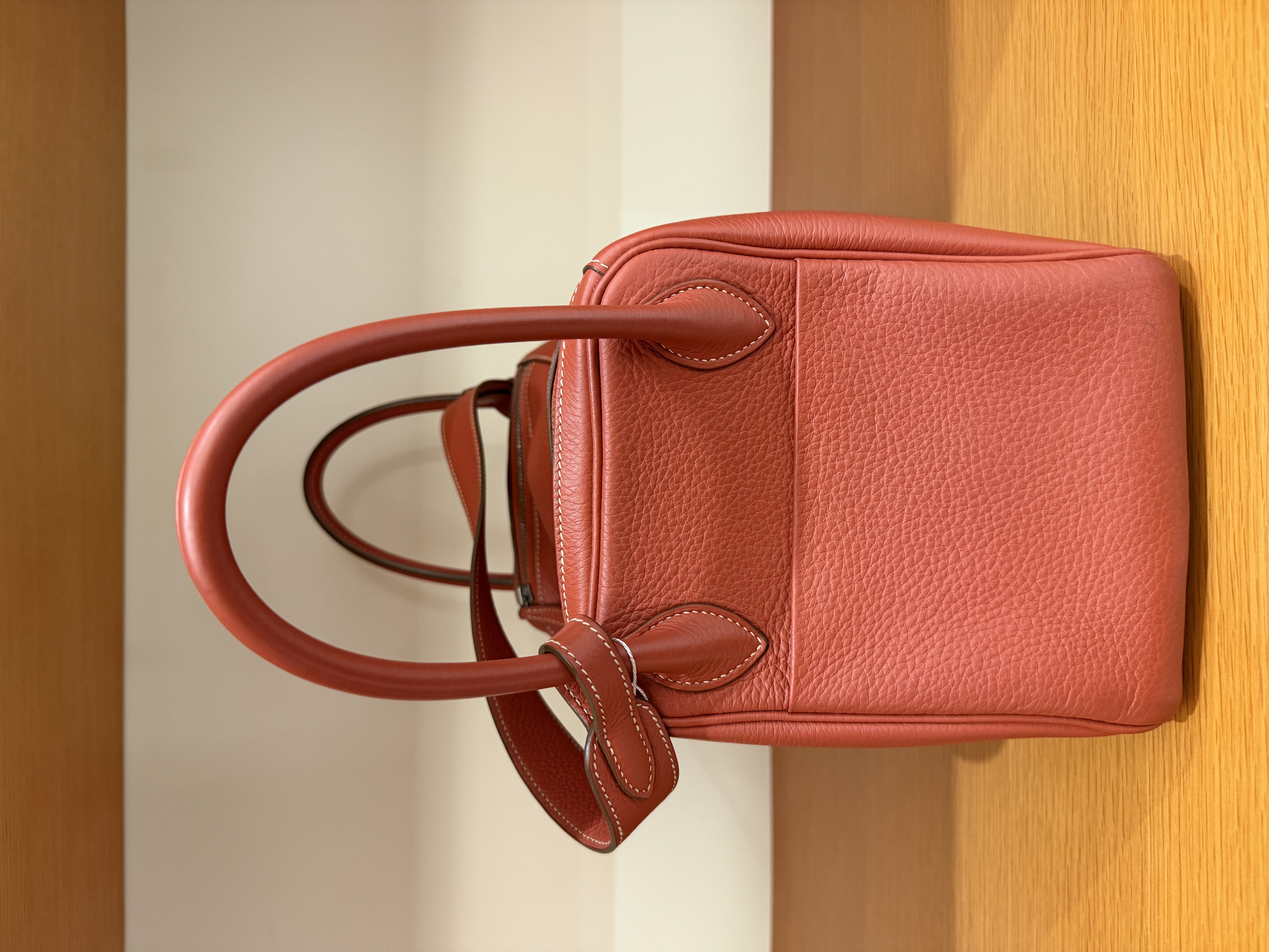 直播貨品 |  [1個-$100 2個-$300］框Q HH38