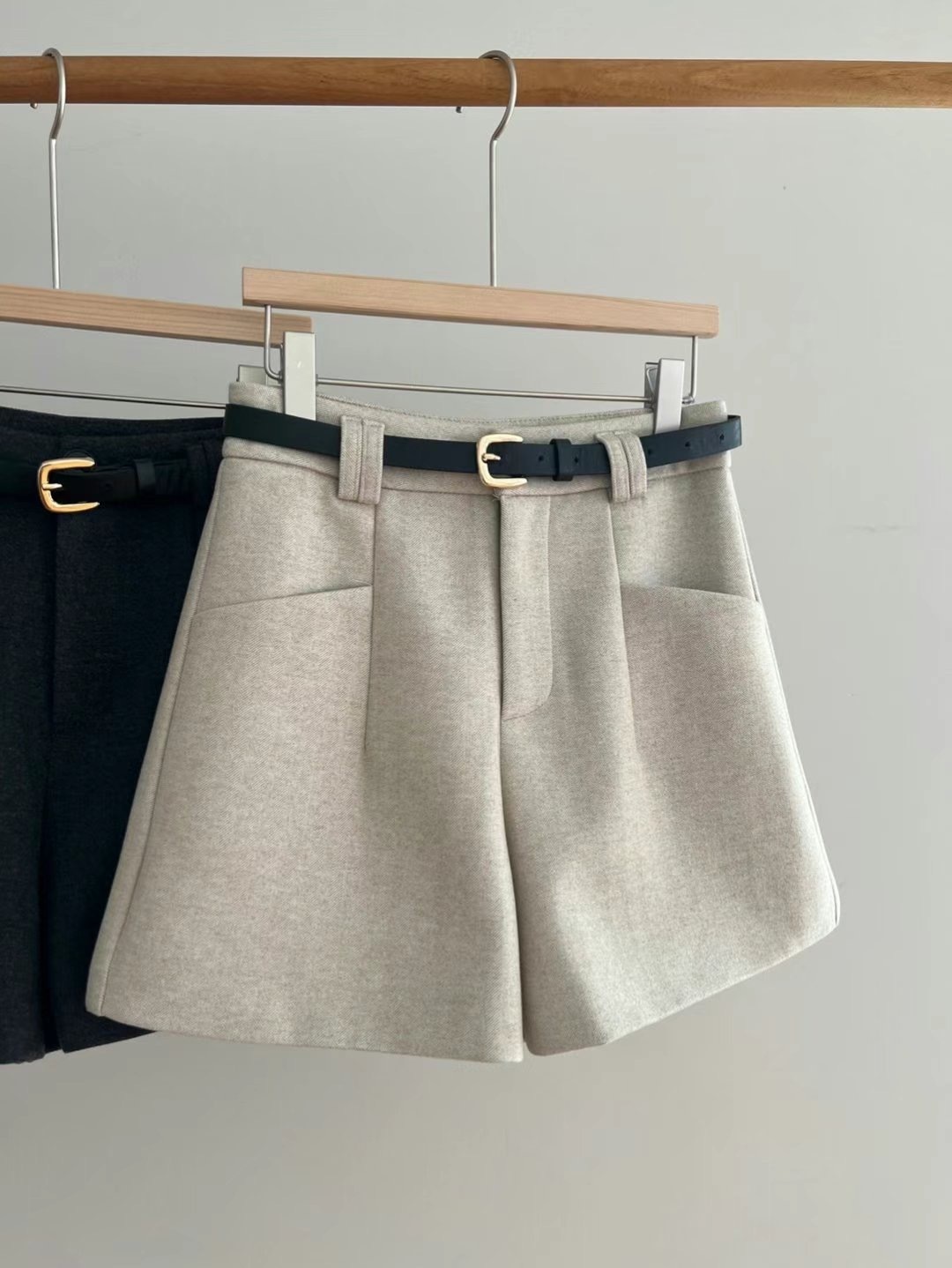 初春百搭- 人字紋顯瘦短褲💞