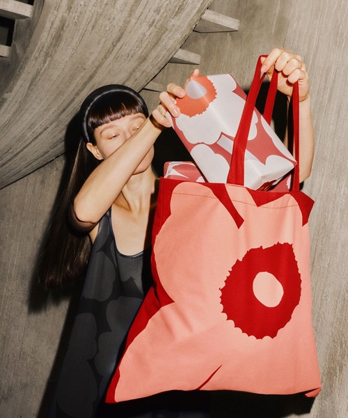 Marimekko Tote Bag  Marimekko Logo 手提袋大花圖案兩個顏色可以