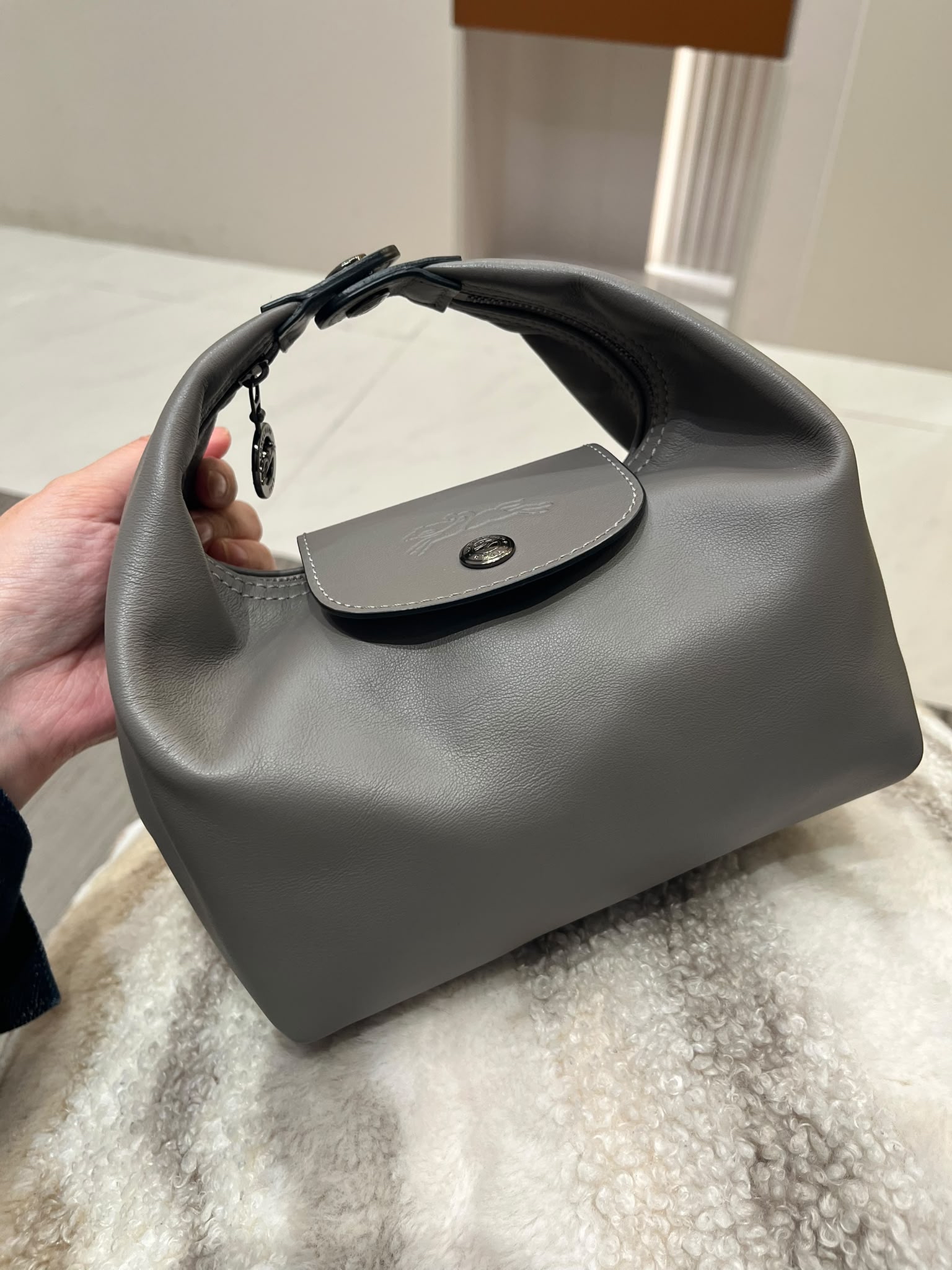 Longchamp 灰色牛皮飯盒包 100%Authentic, 95%New ✅Dust bag