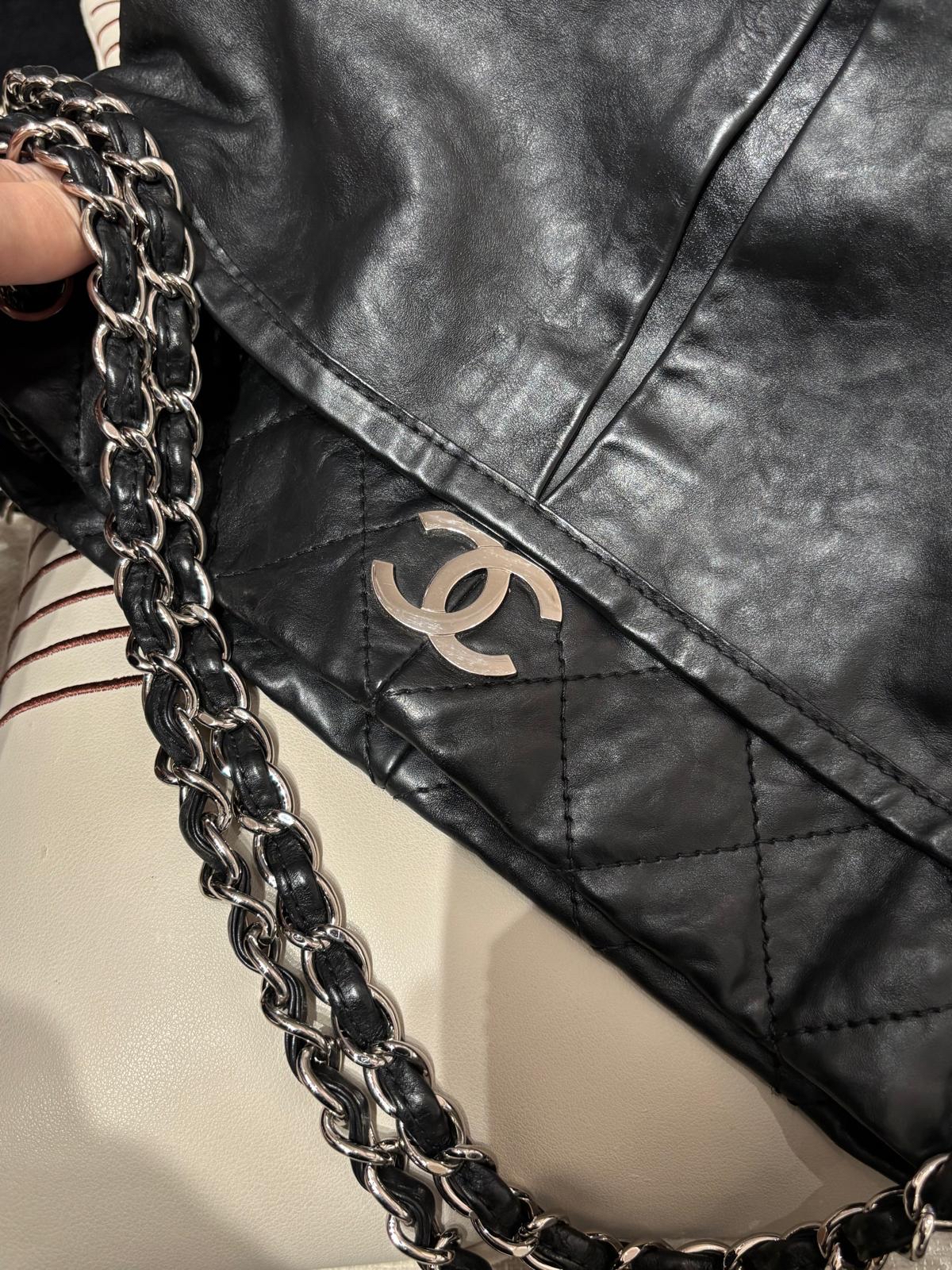 Chanel shoulder bag calfskin ,黑色牛皮 100%Authentic,95%new  ✅card✅dust bag  