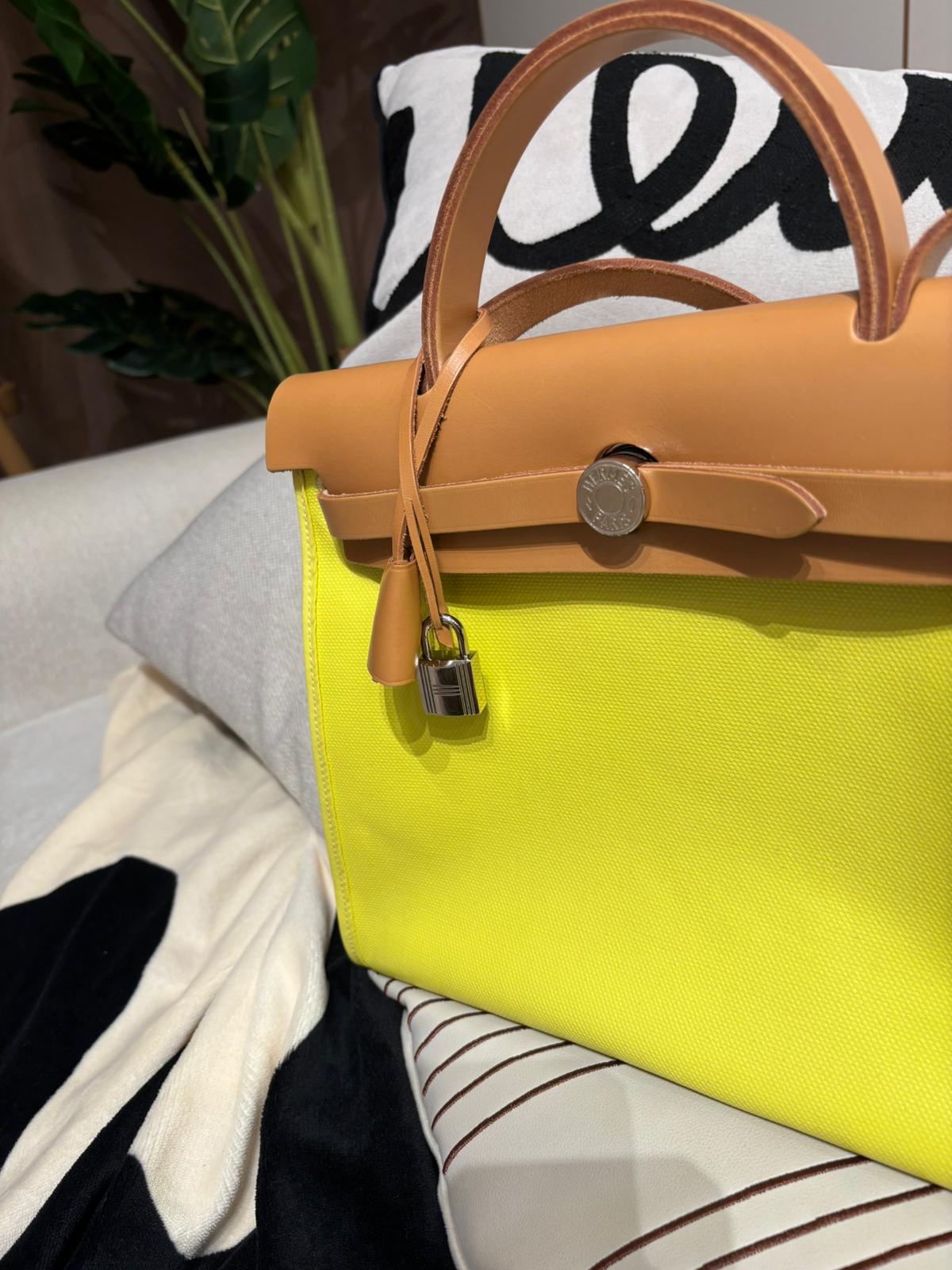 Hermes herbag 31 STAMP A waterproof  100%Authentic, 95%New ✅收據✅Key Lock✅Dust bag