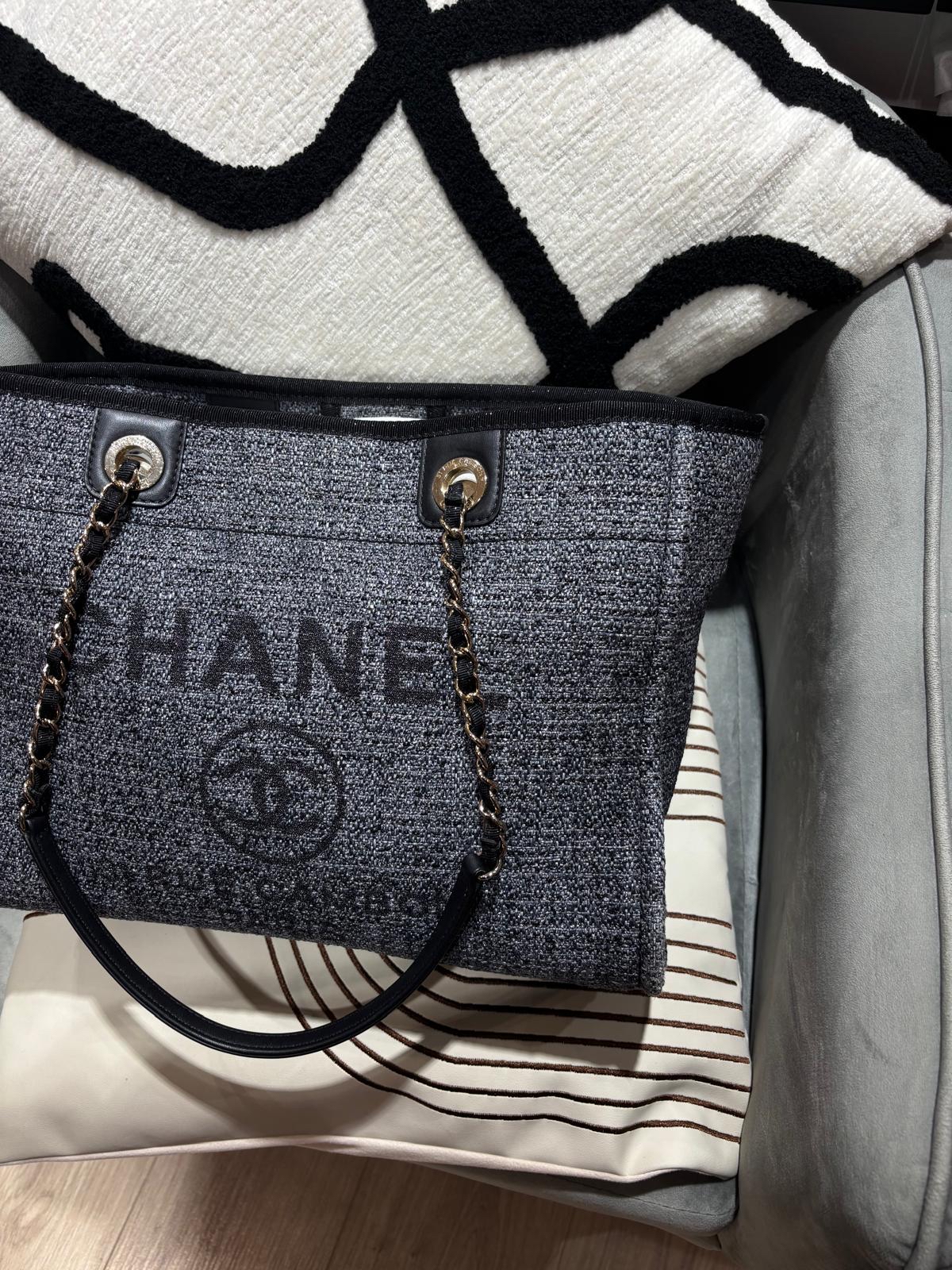 Chanel Deauville Tote Bag Medium 100%Authentic, 98%New ☑️31Card☑️Dust bag
