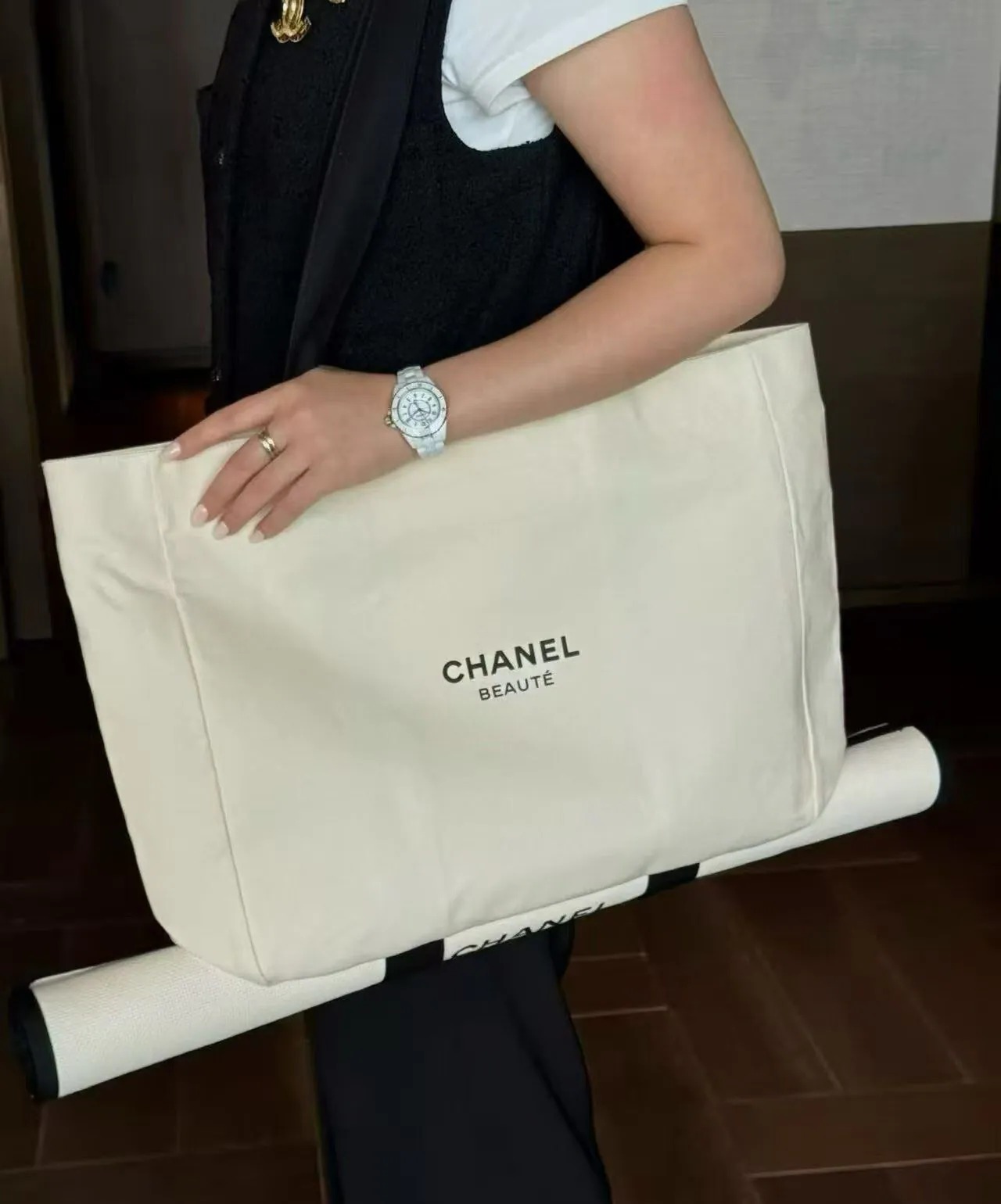 Chanel Beauty 2026 贈品米白色大Tote Bag+沙灘巾套裝